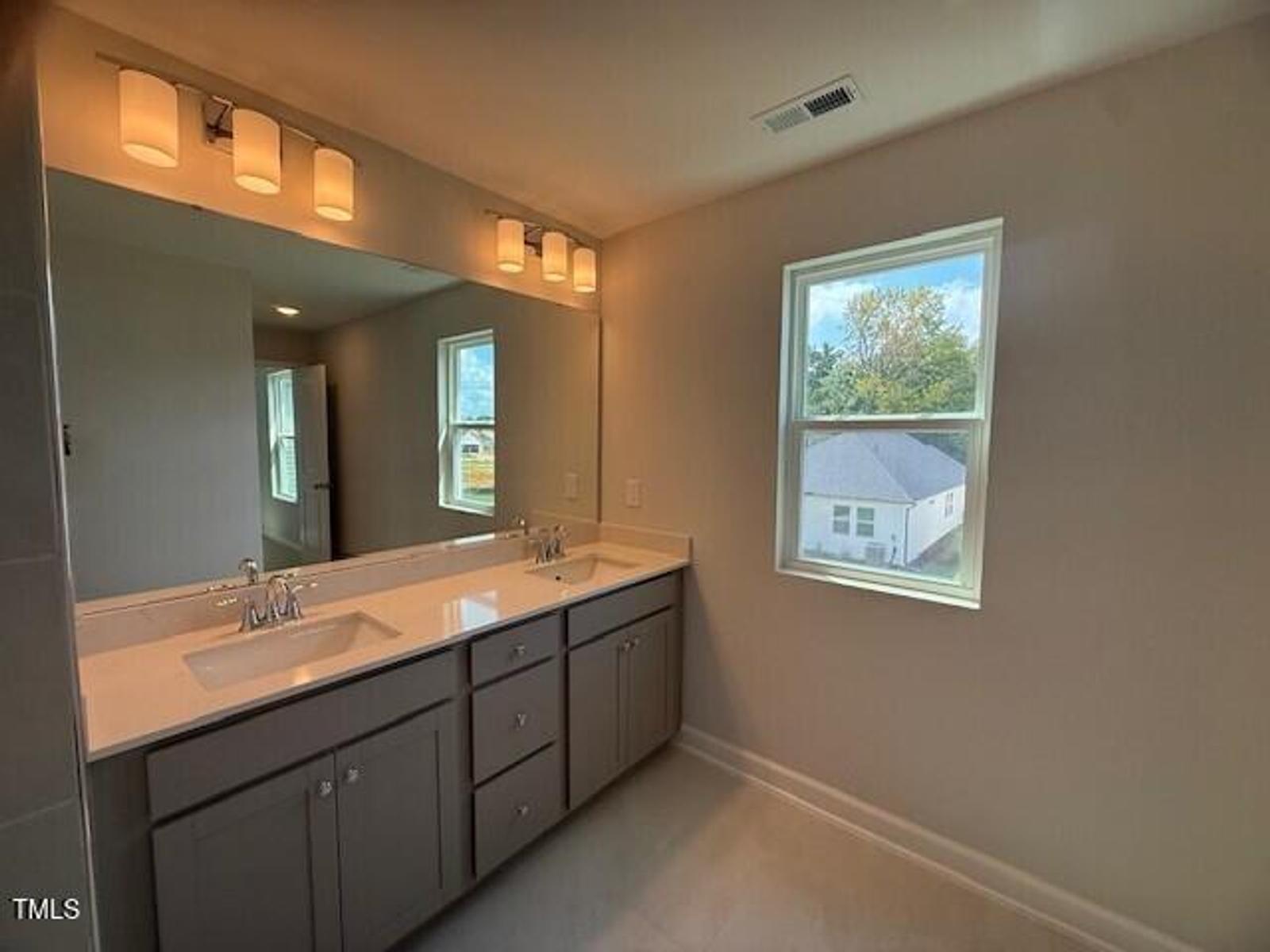 Image 12 of Davidson Homes' New Home at 301 Gregory Village Drive