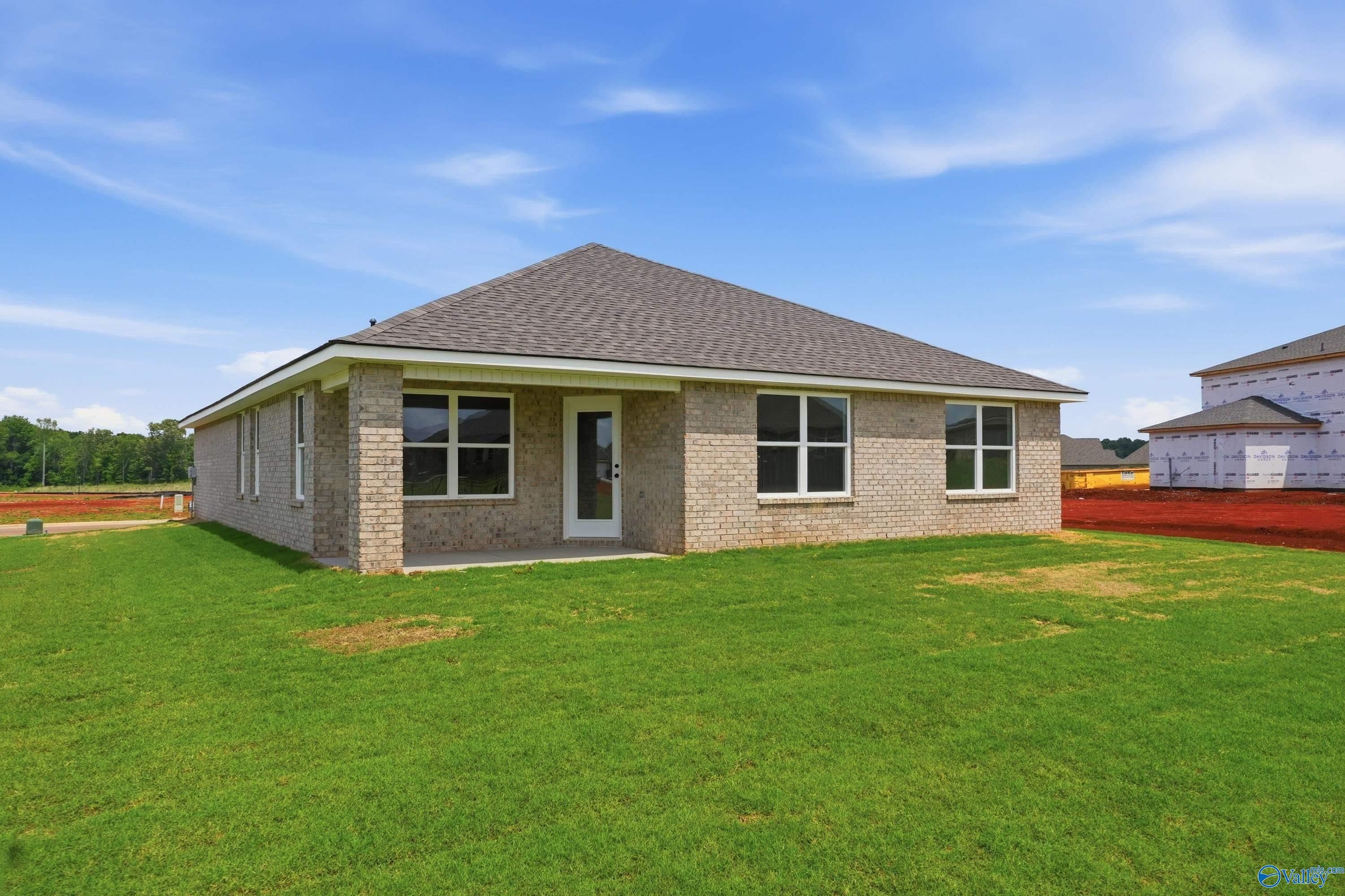 Back exterior view of The Franklin floor plan by Davidson Homes in Heritage Lakes, New Market, Alabama.