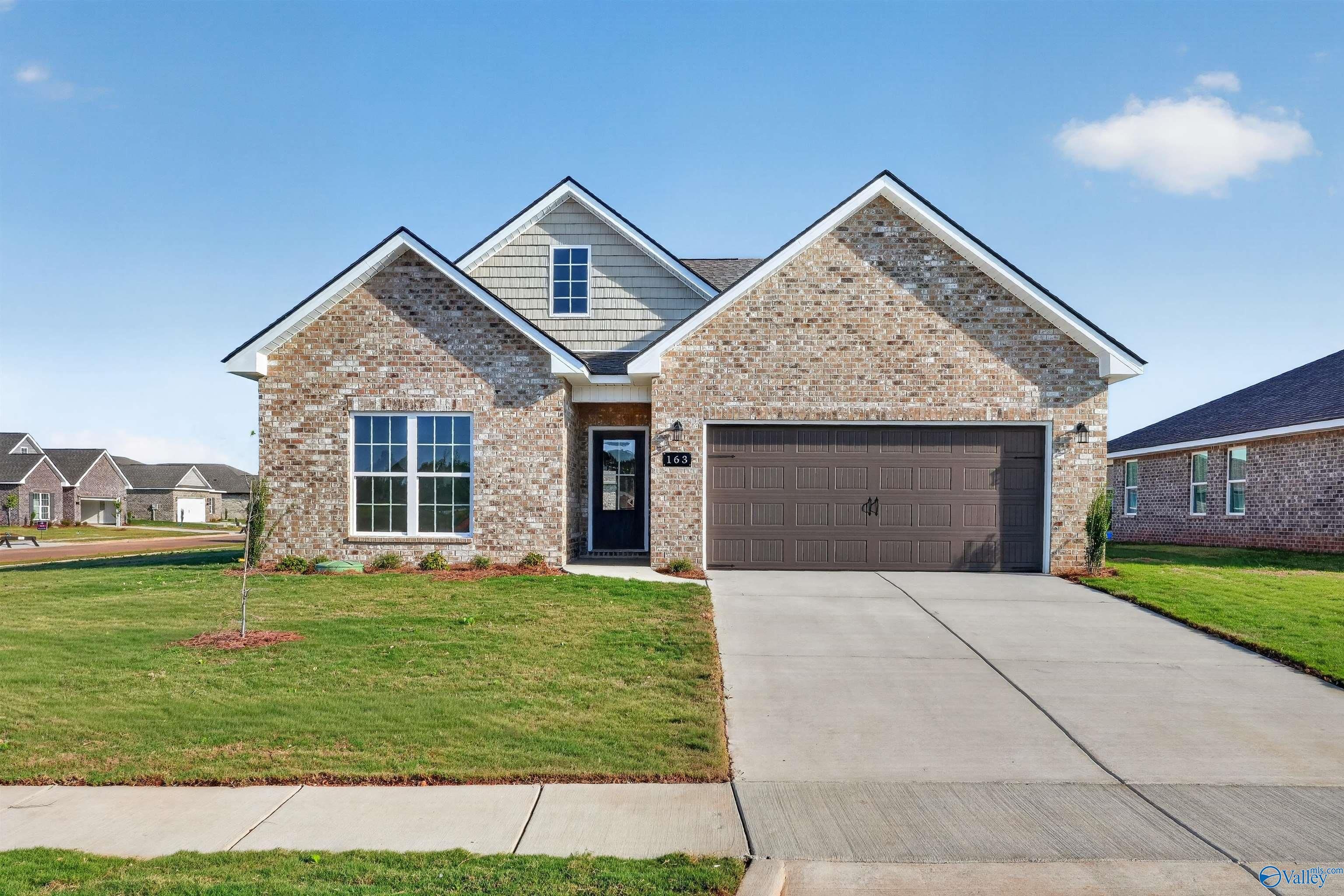 Exterior view of Davidson Homes' New Home at 163 Heritage Lakes Boulevard