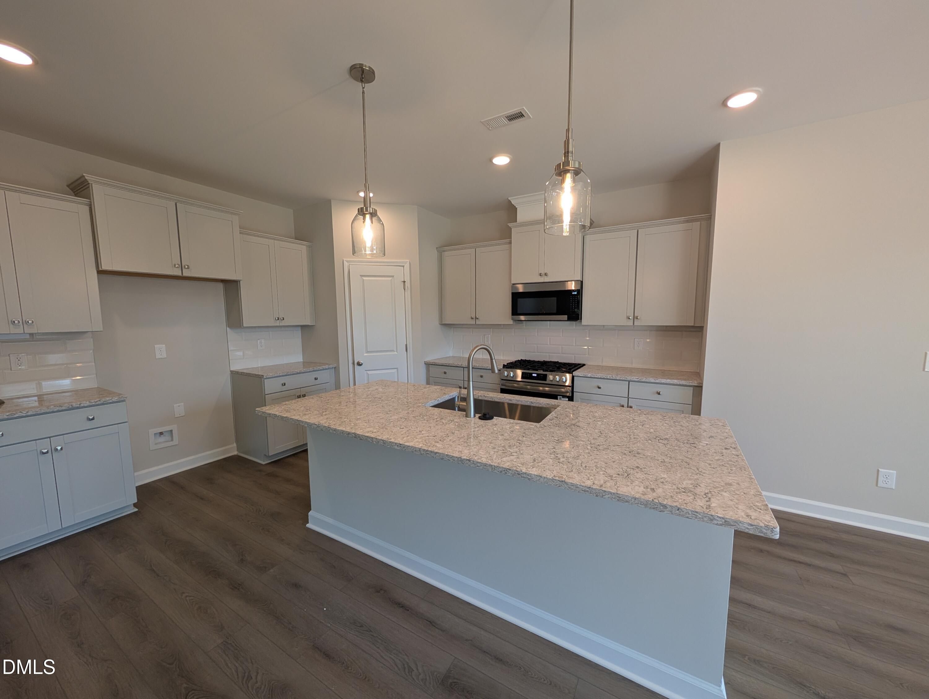 Image 7 of Davidson Homes' New Home at 901 Diana Victoria Court