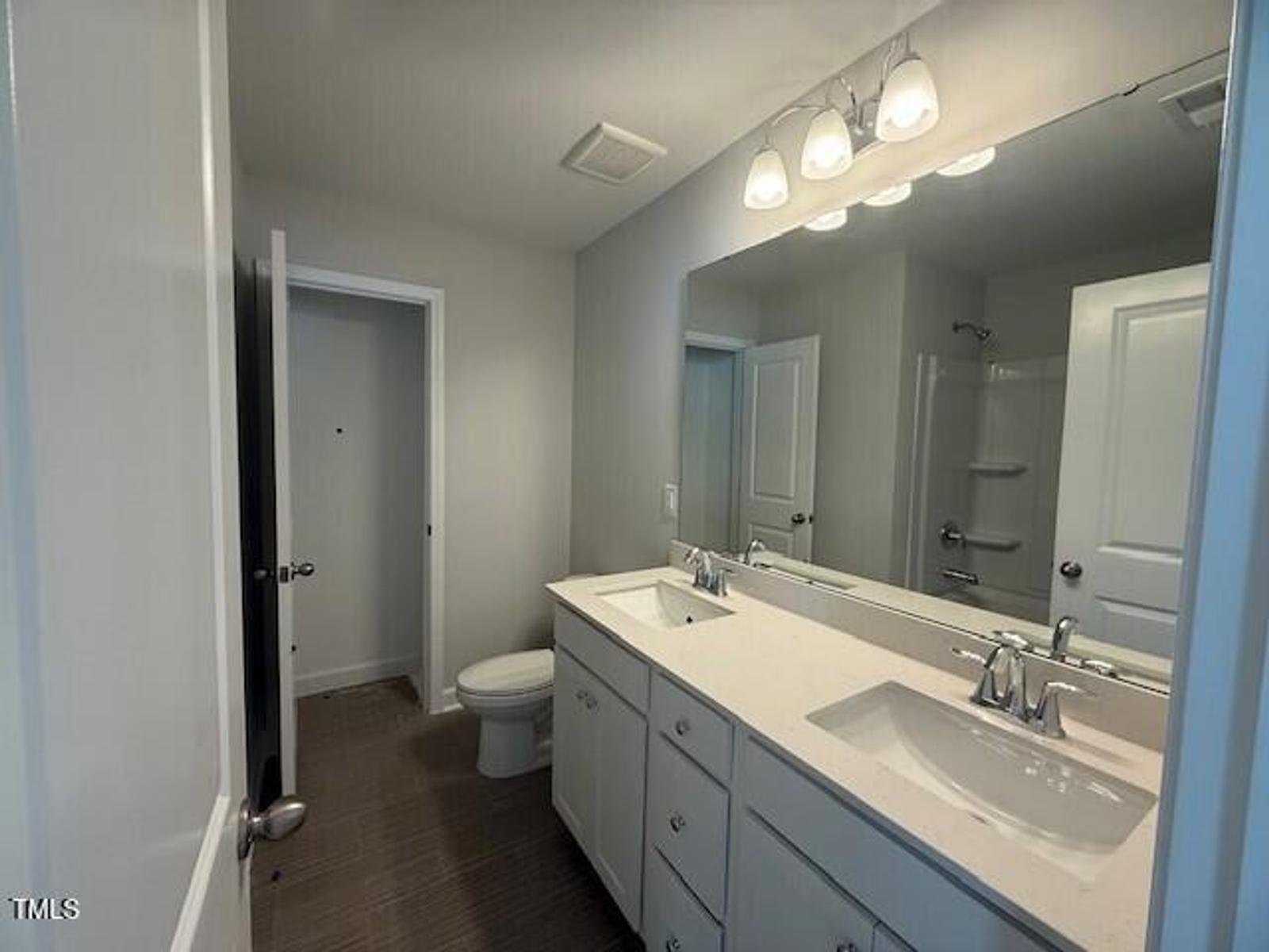 Image 17 of Davidson Homes' New Home at 301 Gregory Village Drive