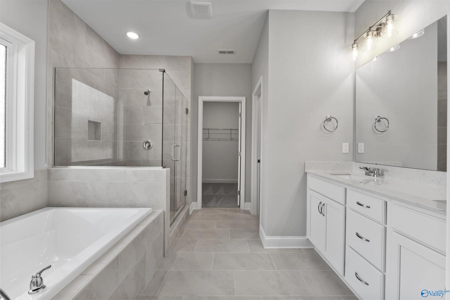Image 15 of Davidson Homes' New Home at 29186 Canoe Circle