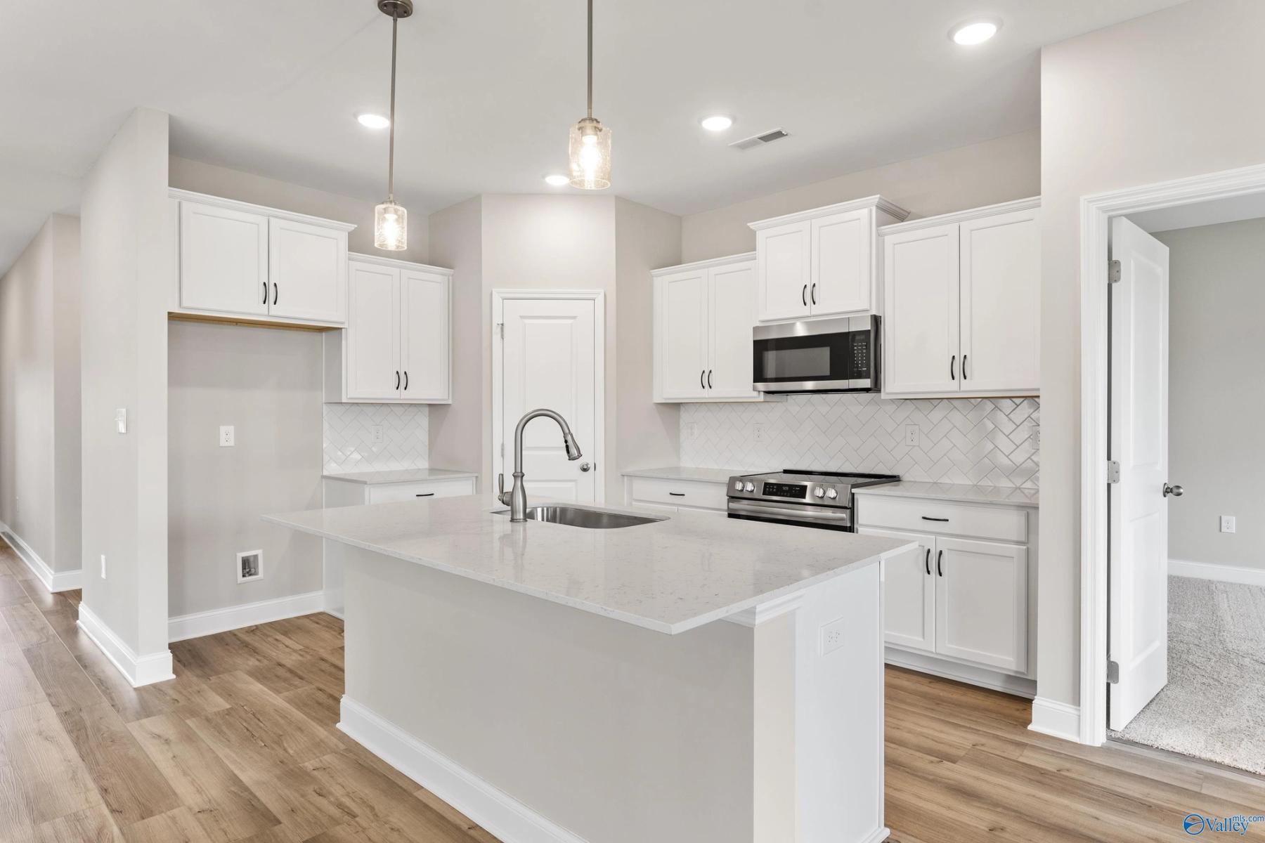 Image 15 of Davidson Homes' New Home at 157 Heritage Lakes Boulevard