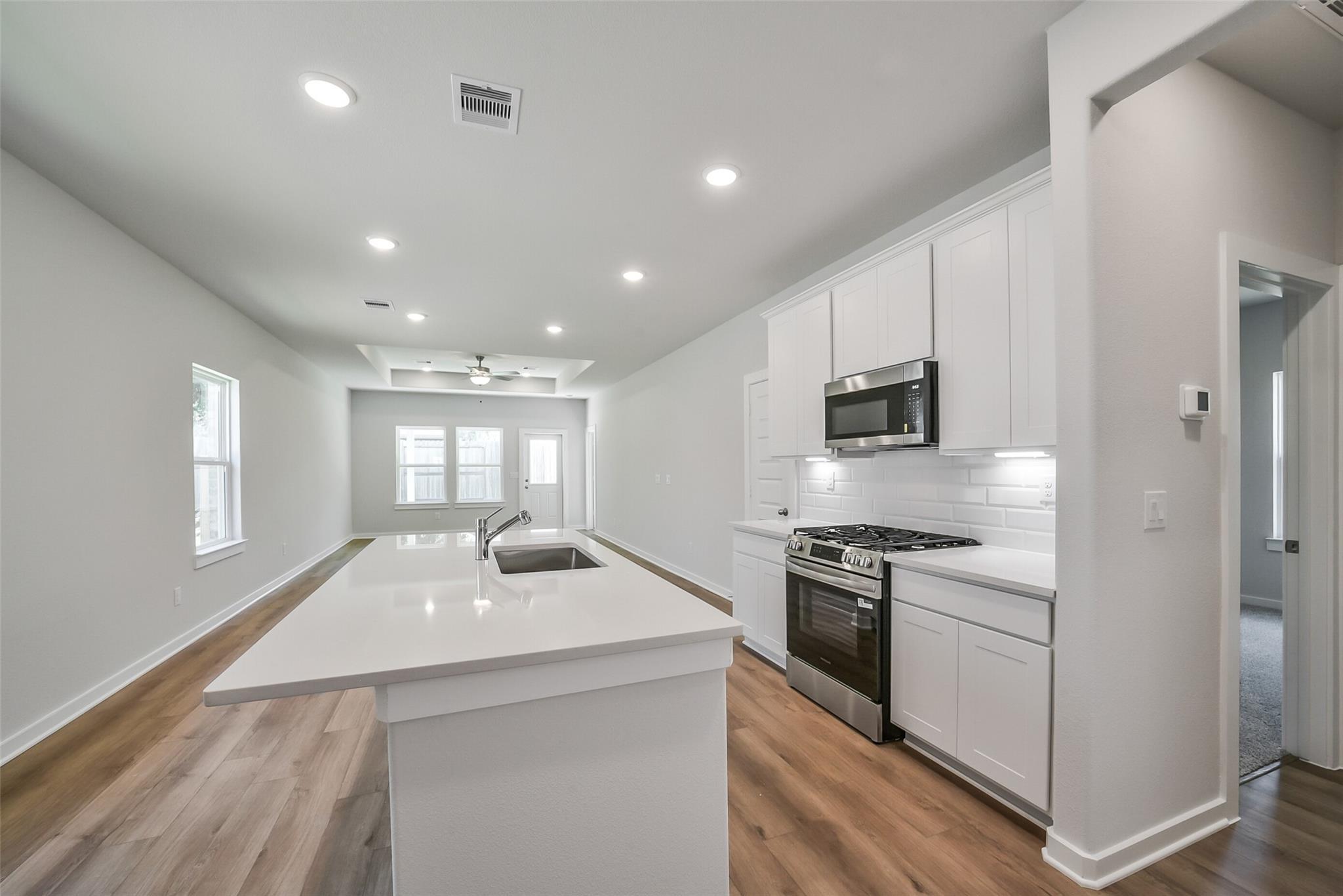 Image 10 of Davidson Homes' New Home at 240 Harlingen Drive