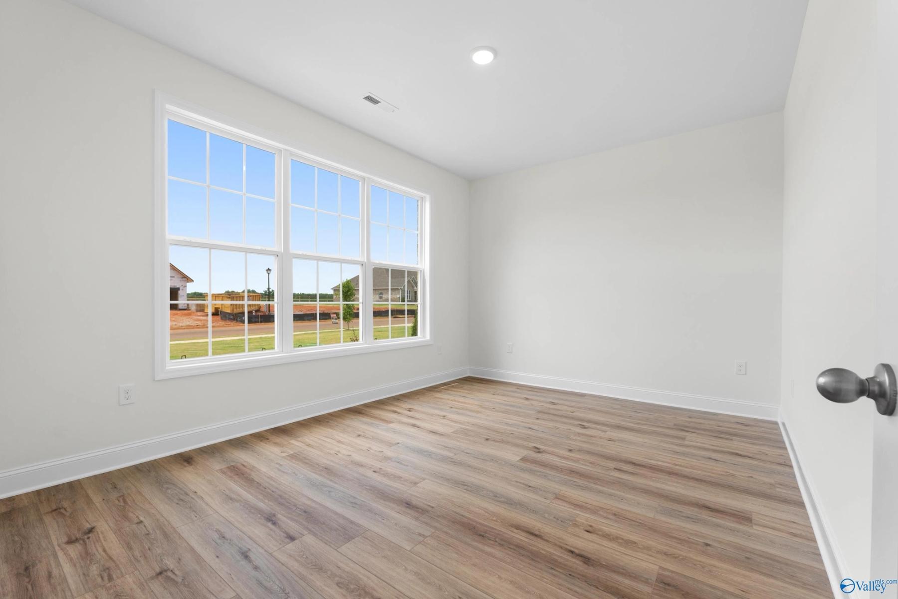 Image 7 of Davidson Homes' New Home at 213 Kendall Farms Boulevard