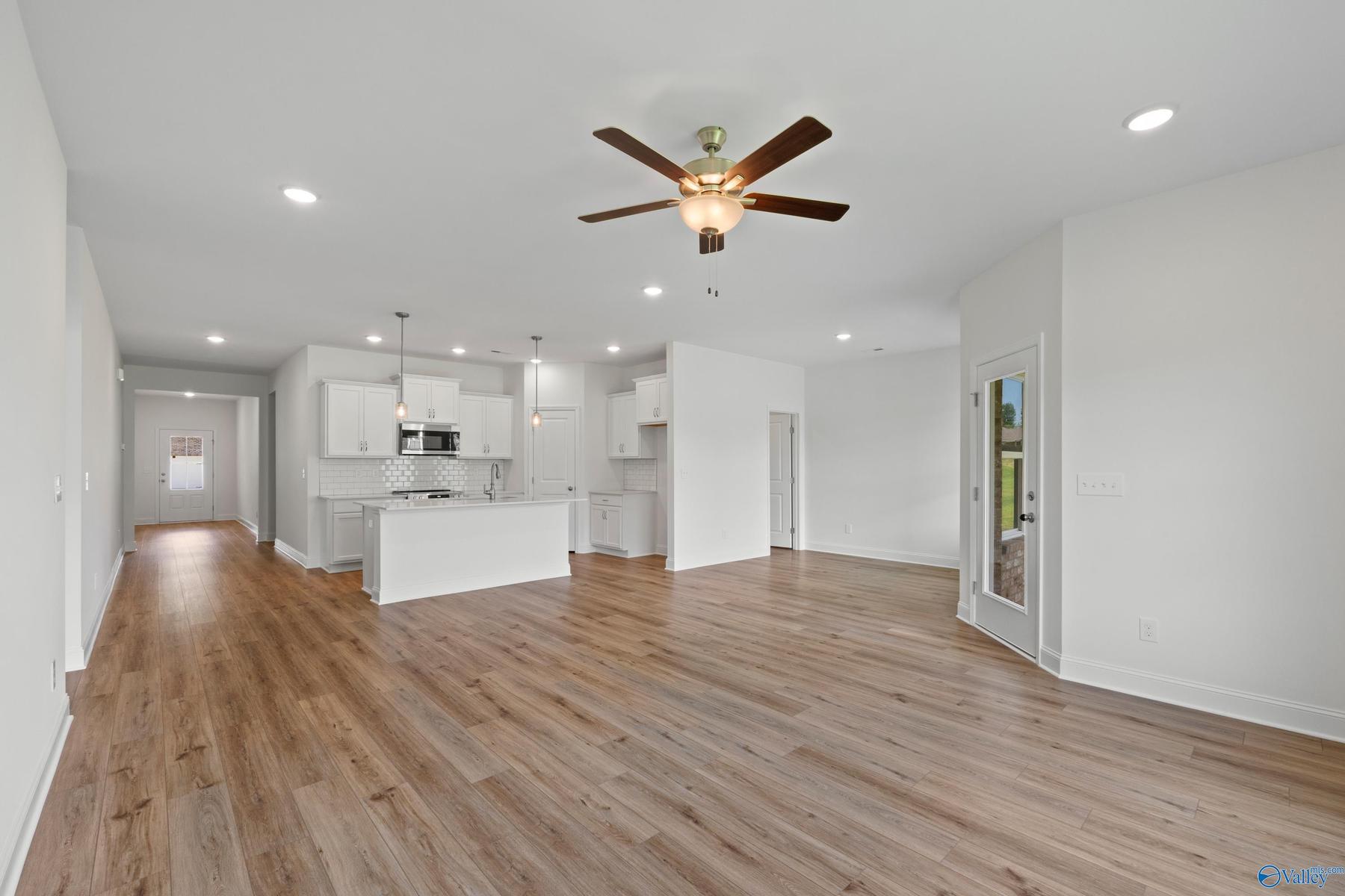 Image 9 of Davidson Homes' New Home at 167 River Pointe Drive
