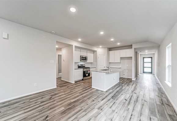 Image 7 of Davidson Homes' New Home at 213 Harlingen Drive