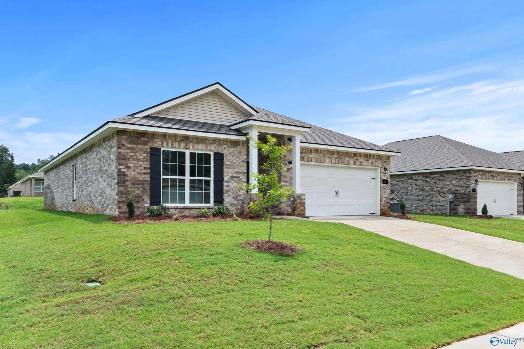 Image 2 of Davidson Homes' New Home at 171 River Pointe Drive