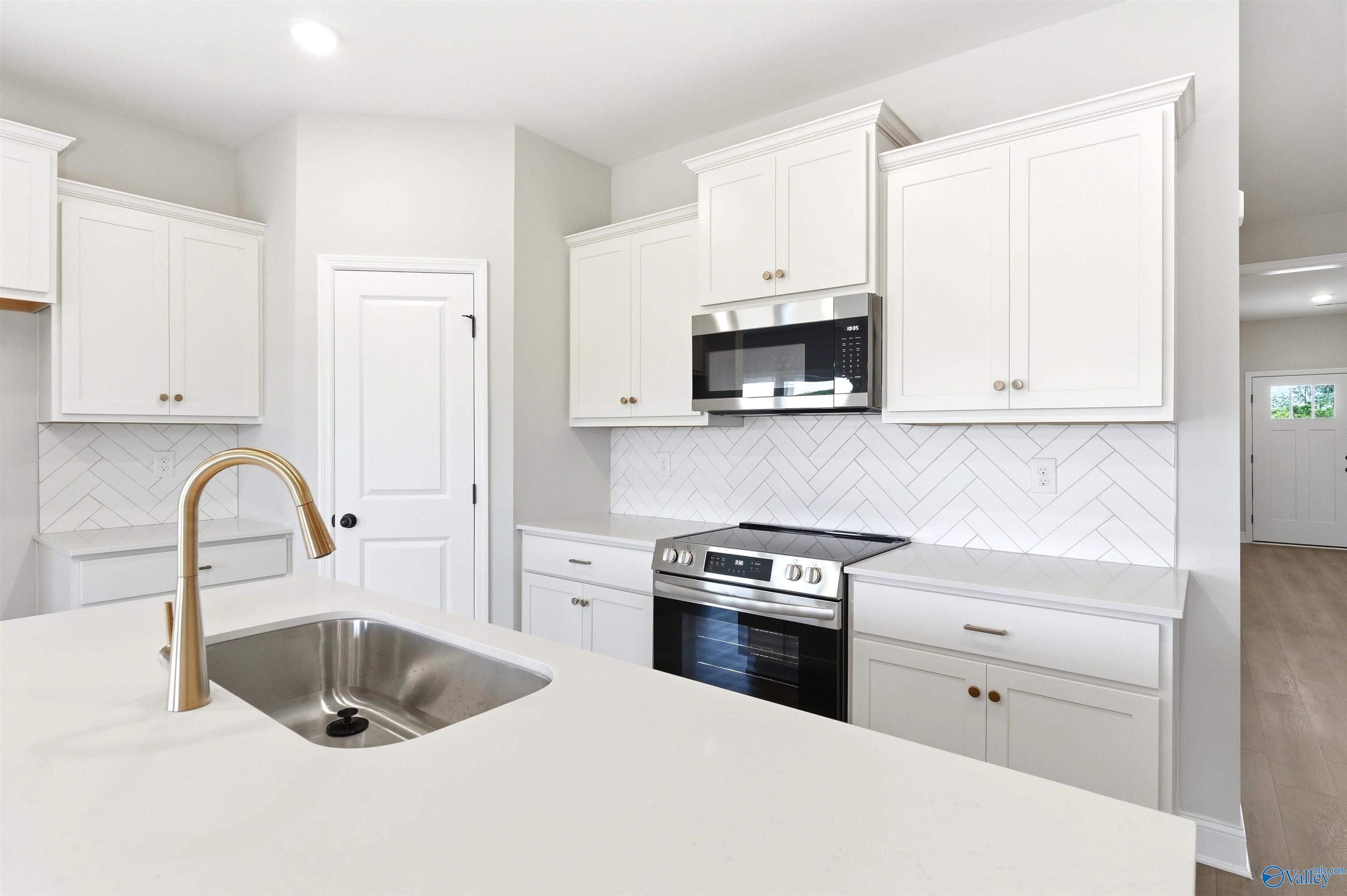 Image 5 of Davidson Homes' New Home at 121 Berry Cove Avenue