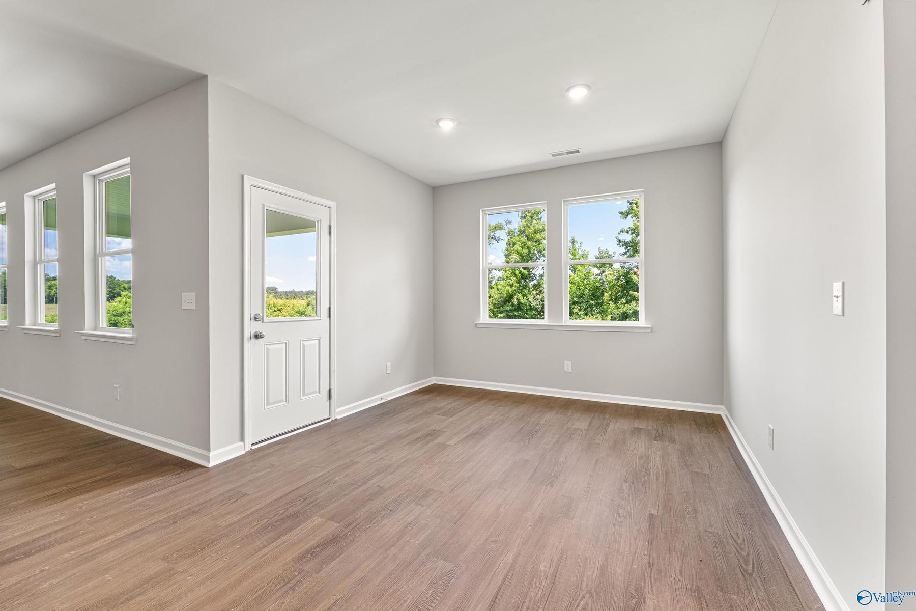 Image 17 of Davidson Homes' New Home at 207 Applewood Court