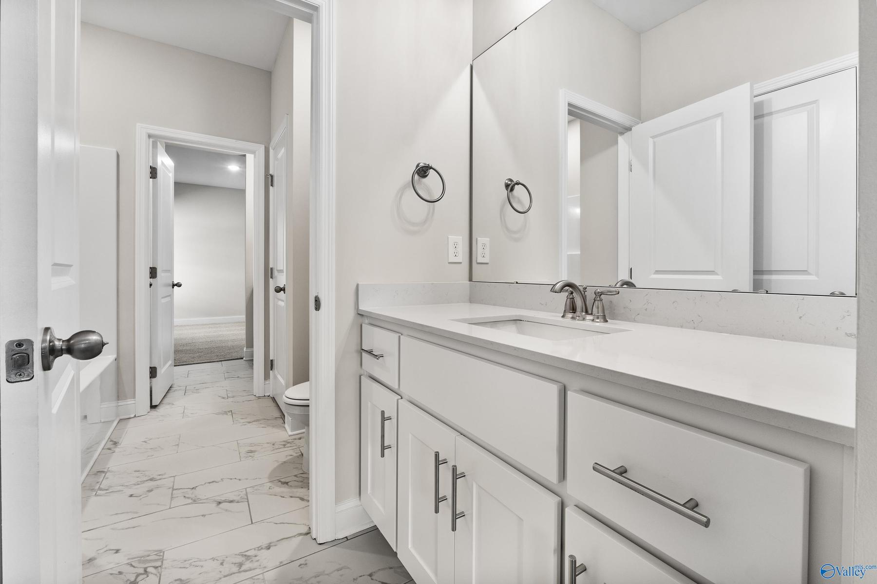Image 18 of Davidson Homes' New Home at 211 Kendall Farms Boulevard