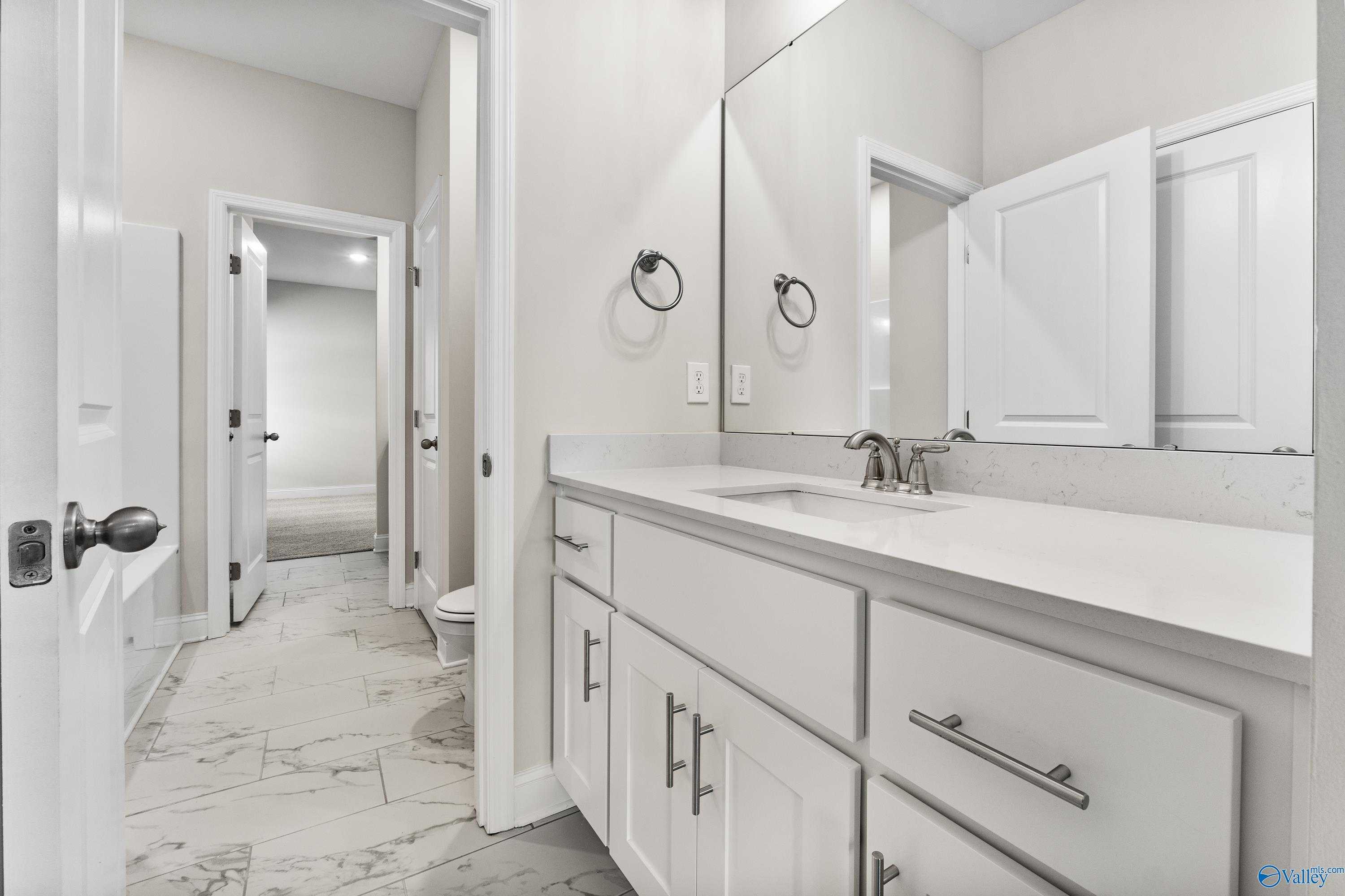 Image 5 of Davidson Homes' New Home at 211 Kendall Farms Boulevard