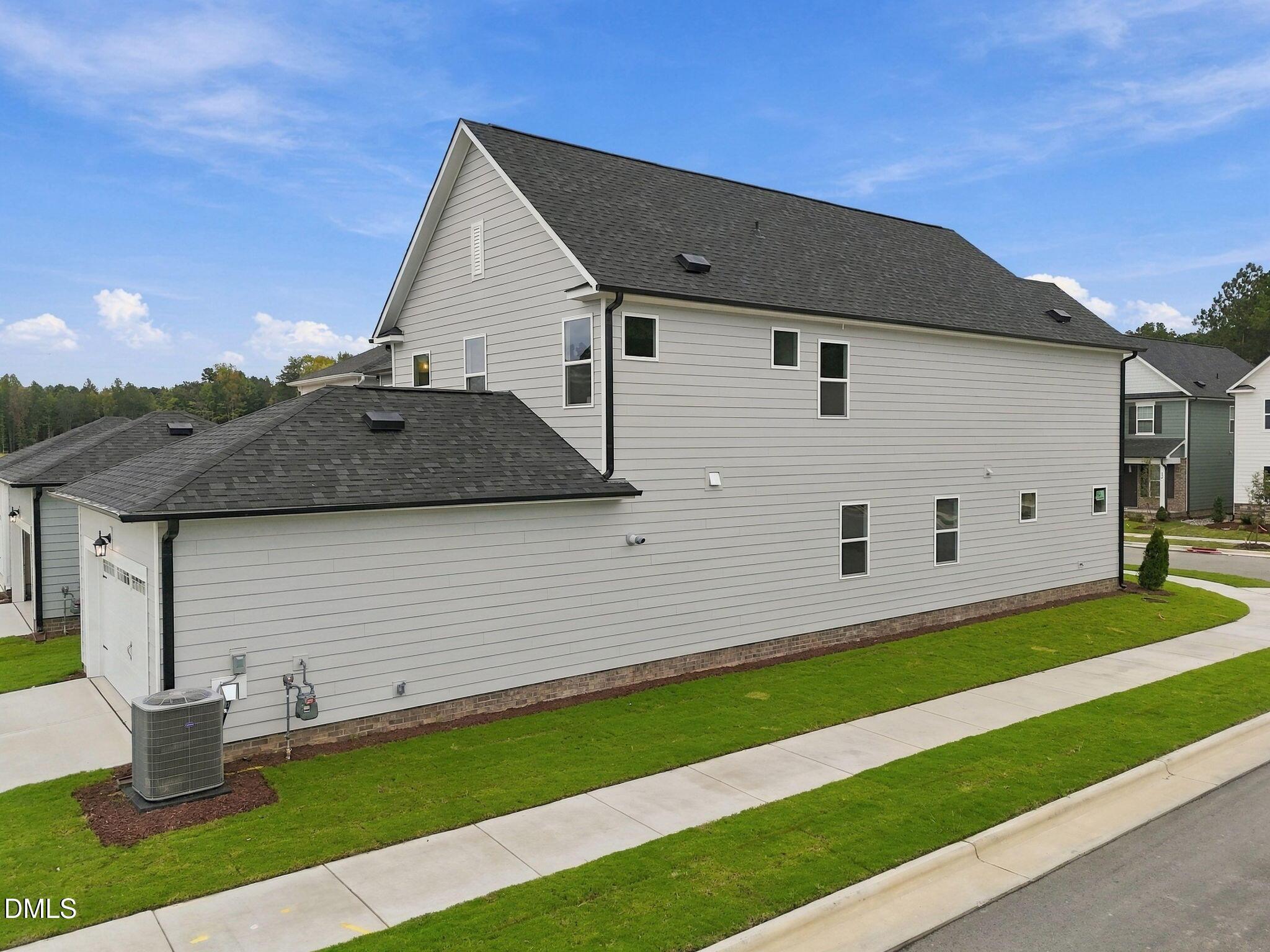 Image 3 of Davidson Homes' New Home at 801 Carpet Grass Avenue