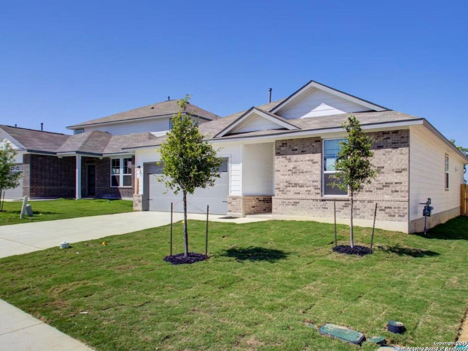 Image 3 of Davidson Homes' New Home at 16630 Rosemary Ridge