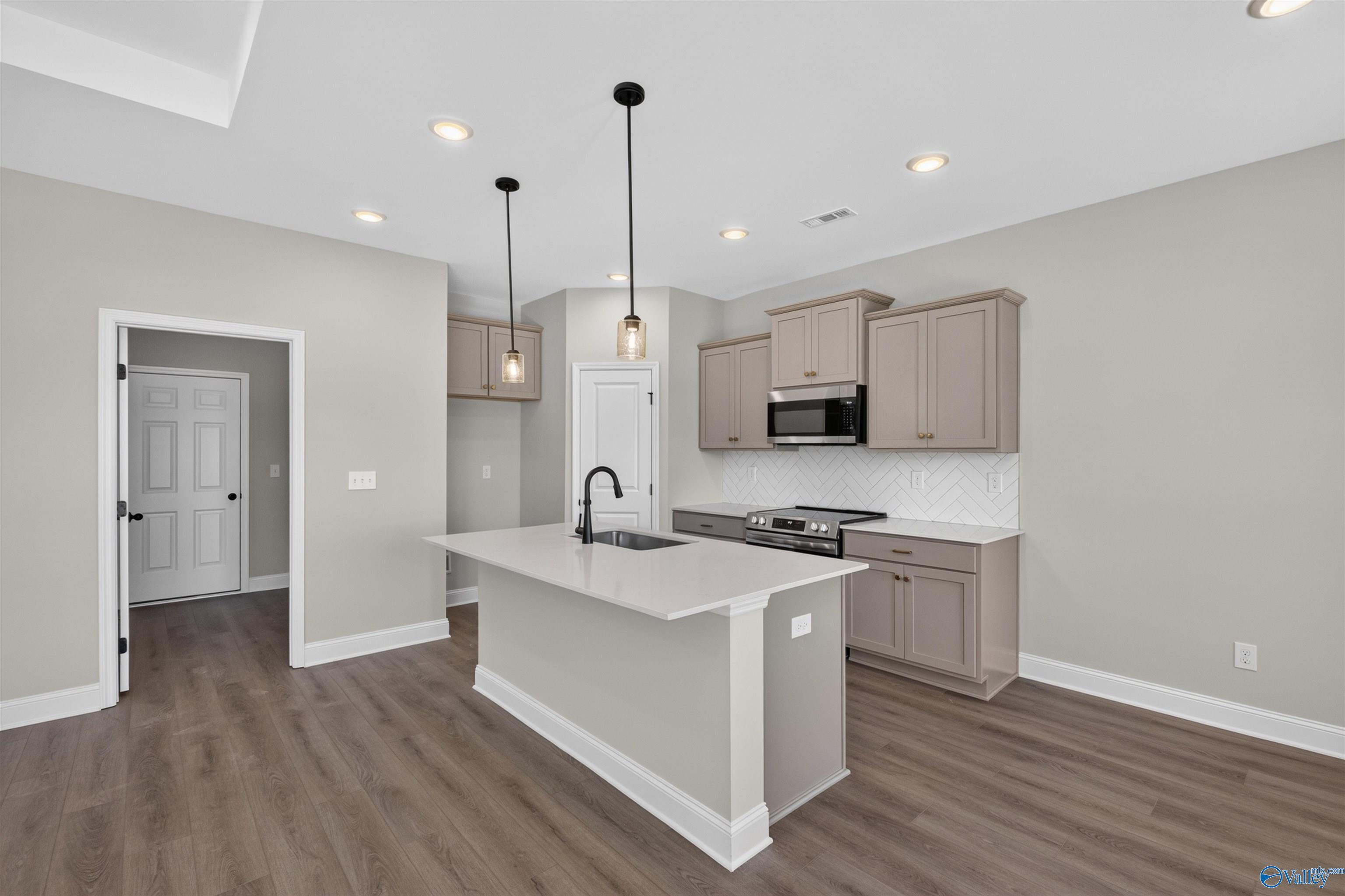 Image 7 of Davidson Homes' New Home at 312 Keller Drive