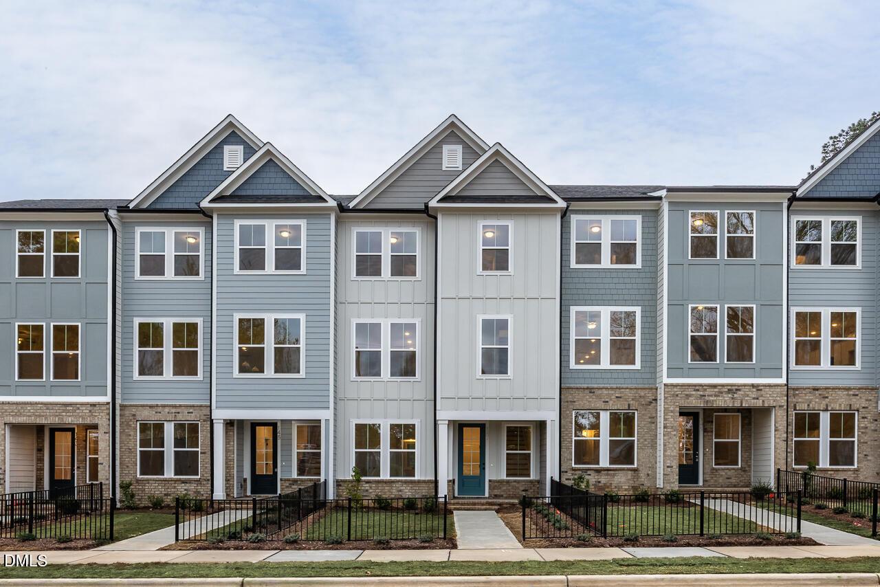 Image 2 of Davidson Homes' New Home at 147 Broadway Street