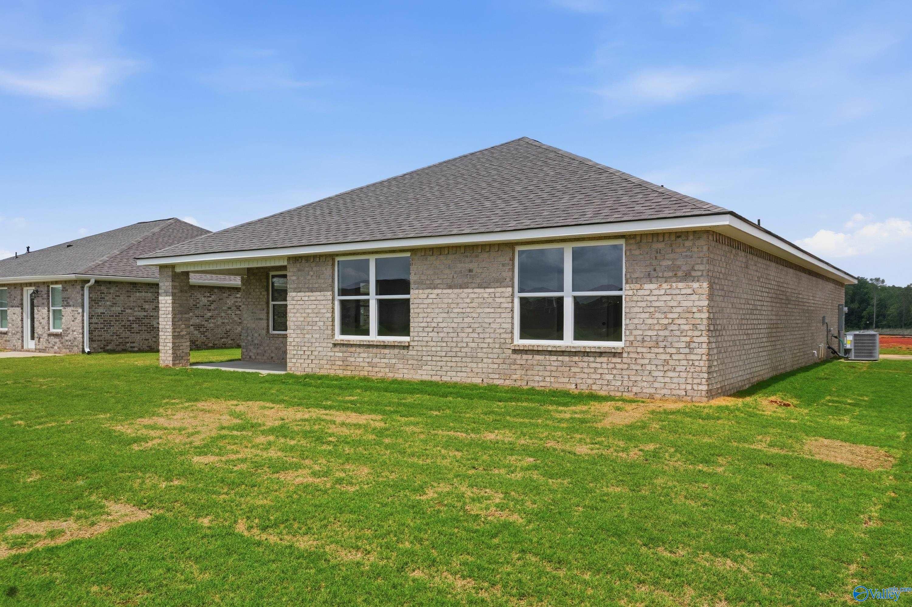 Rear exterior view of The Franklin floor plan by Davidson Homes in Heritage Lakes, New Market, Alabama.