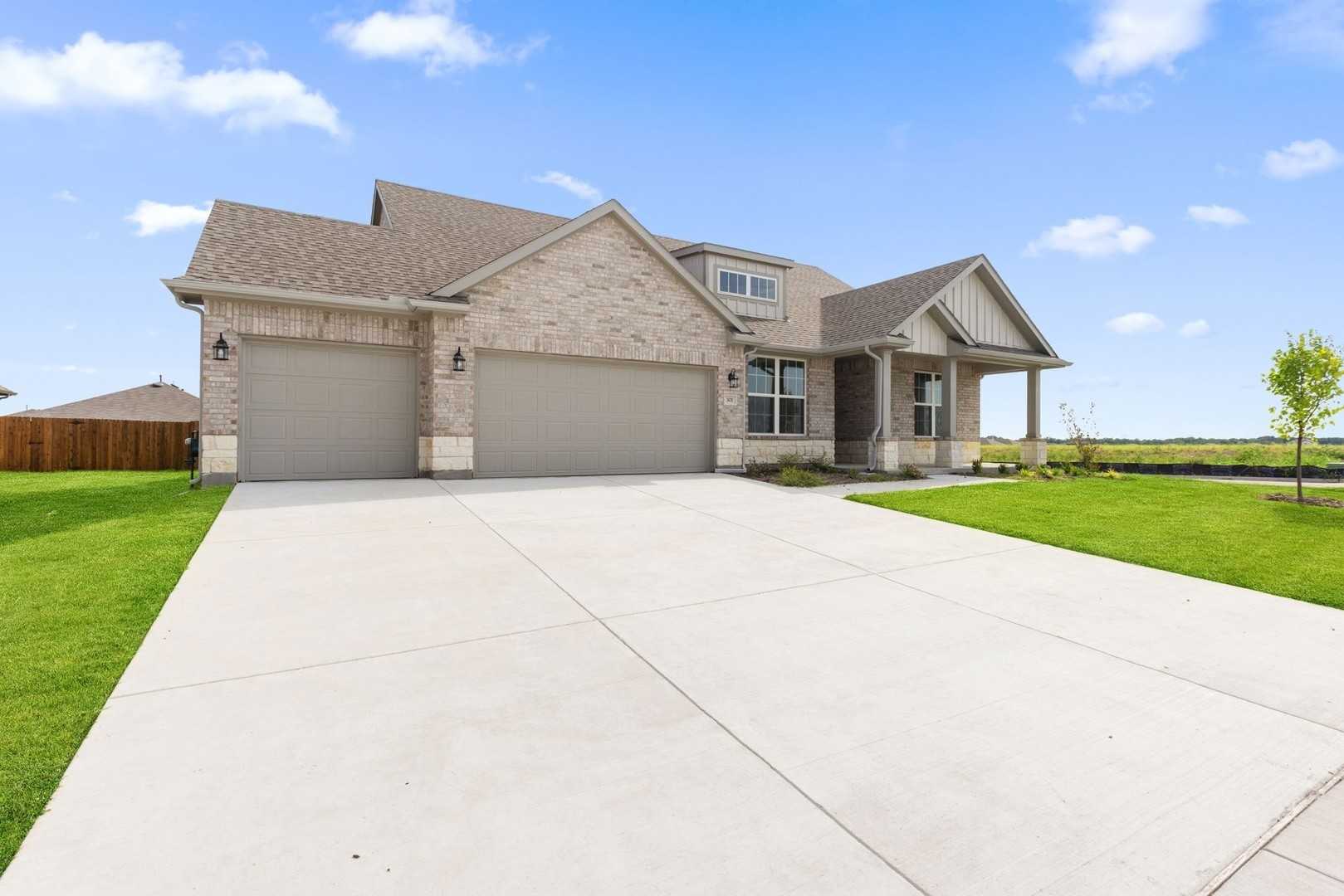 Image 3 of Davidson Homes' New Home at 301 Briarwood Drive