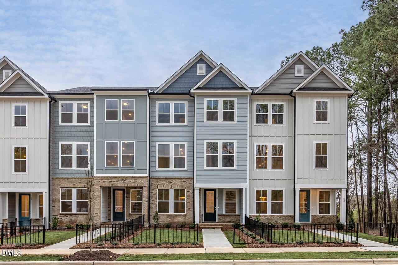 Image 2 of Davidson Homes' New Home at 151 Broadway Street