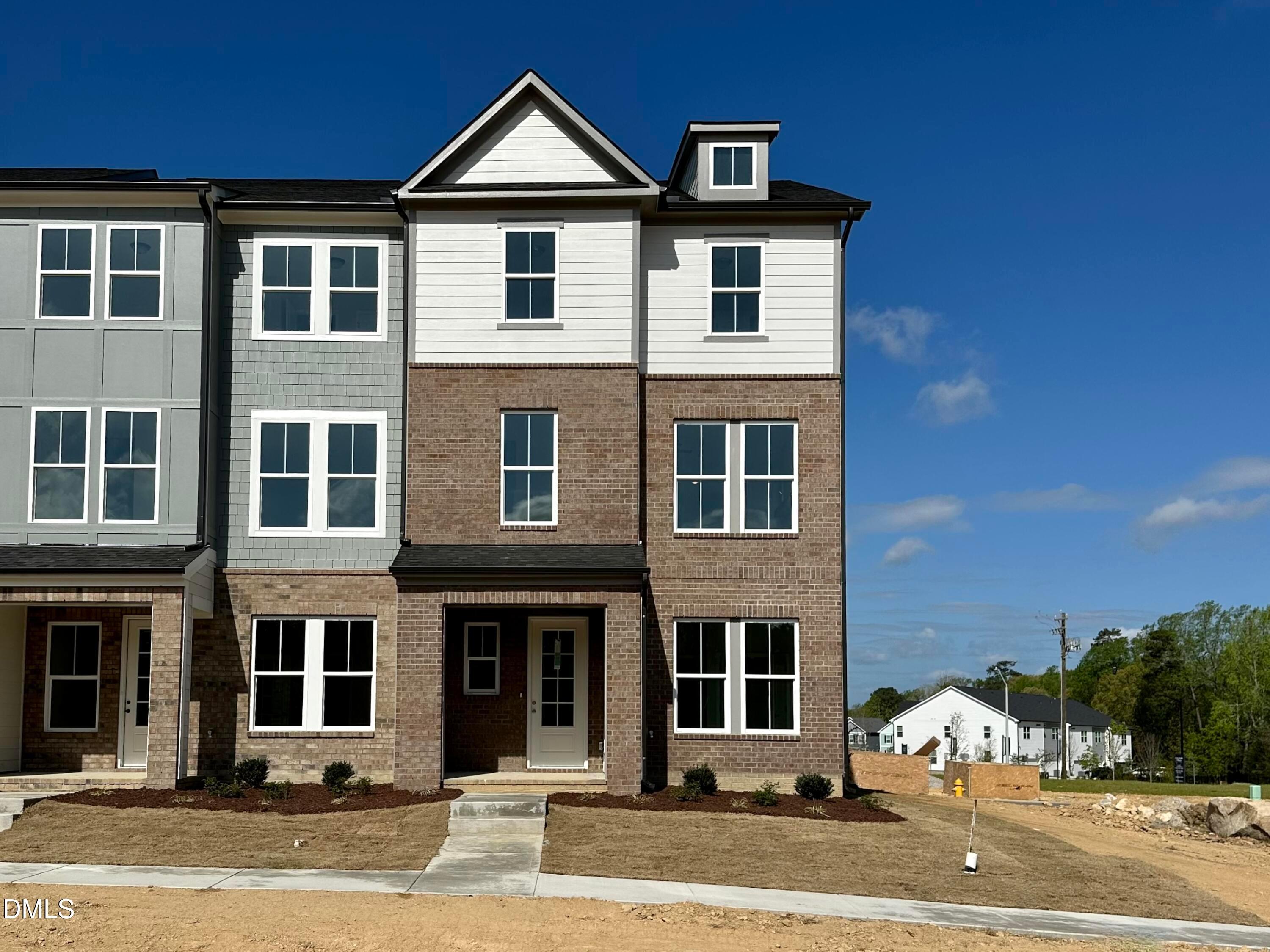 Exterior view of Davidson Homes' New Home at 610 Thatch Lane
