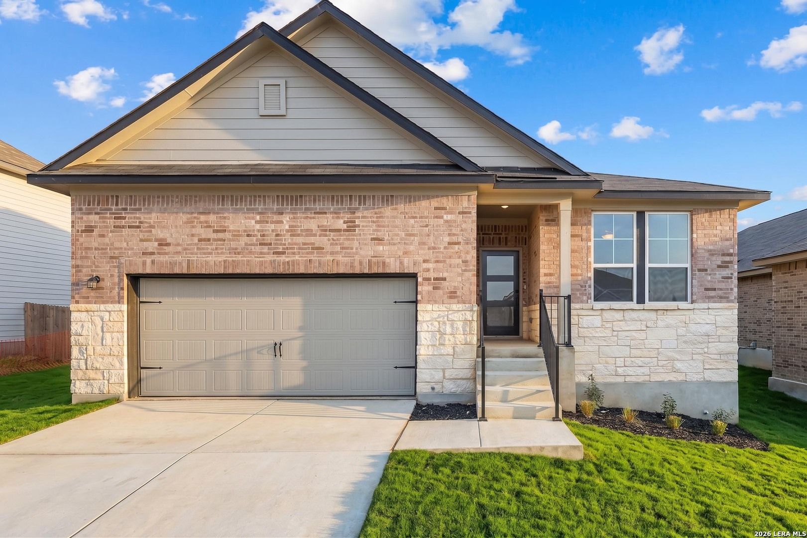 The Glenwood F floor plan by Davidson Homes, a 1-story, 3-bedroom residence in Royal Crest, San Antonio, Texas.