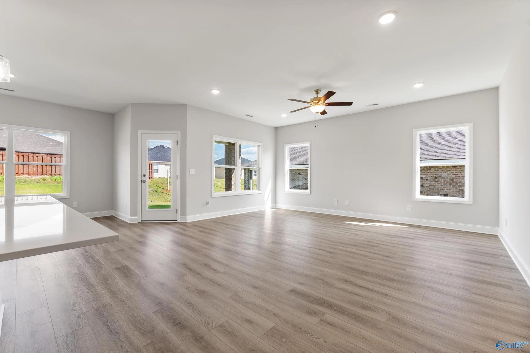 Image 14 of Davidson Homes' New Home at 219 Pine Island Avenue