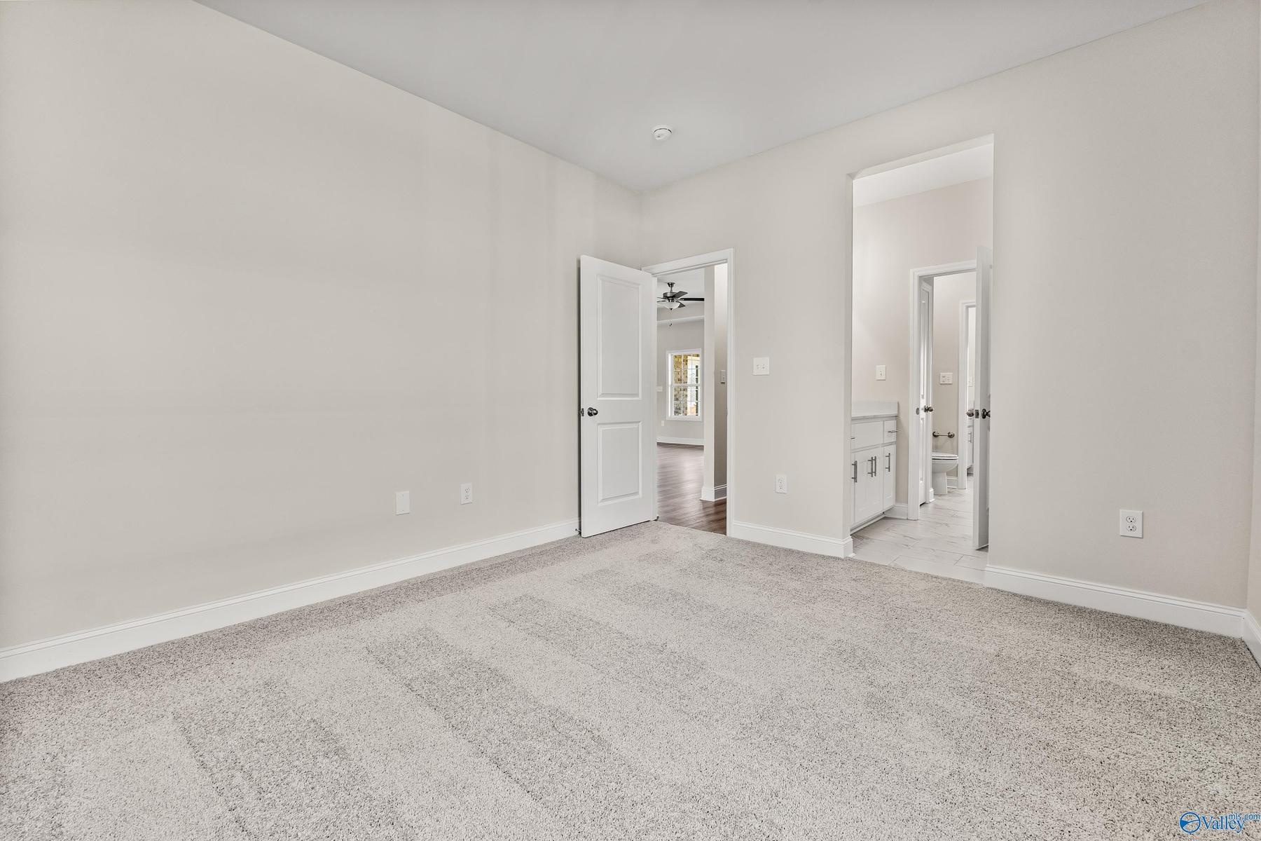 Image 21 of Davidson Homes' New Home at 211 Kendall Farms Boulevard