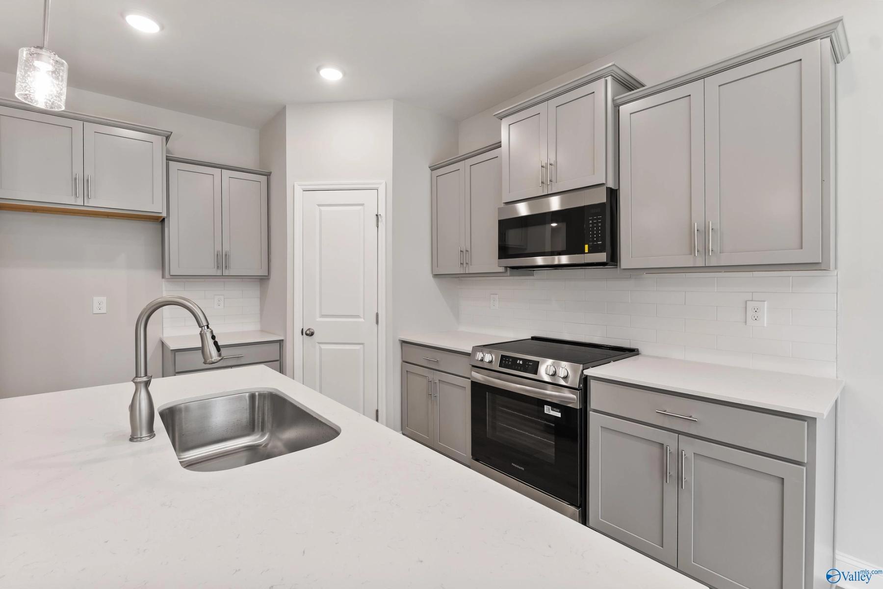 Image 2 of Davidson Homes' New Home at 153 Ivy Vine Drive
