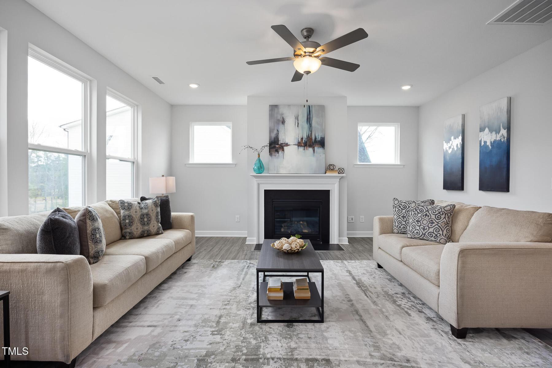Image 7 of Davidson Homes' New Home at 456 Golden Dragonfly Street