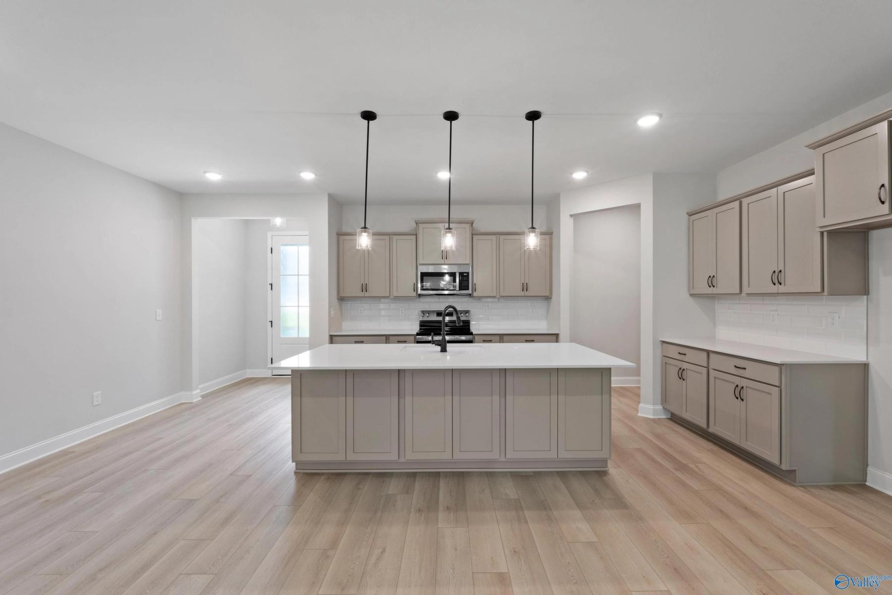 Image 6 of Davidson Homes' New Home at 29258 Crawfish Drive