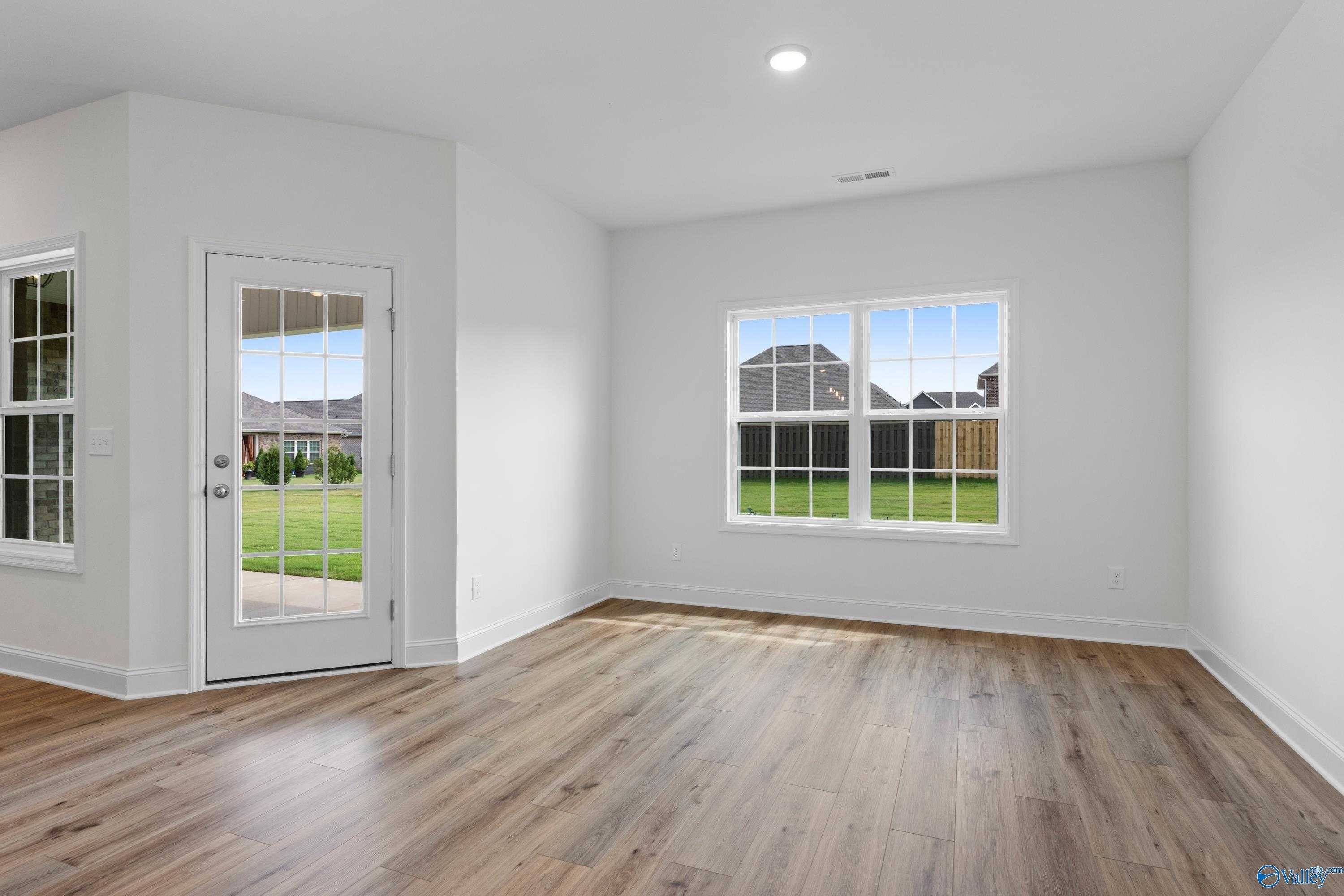 Image 13 of Davidson Homes' New Home at 214 White Horse Way