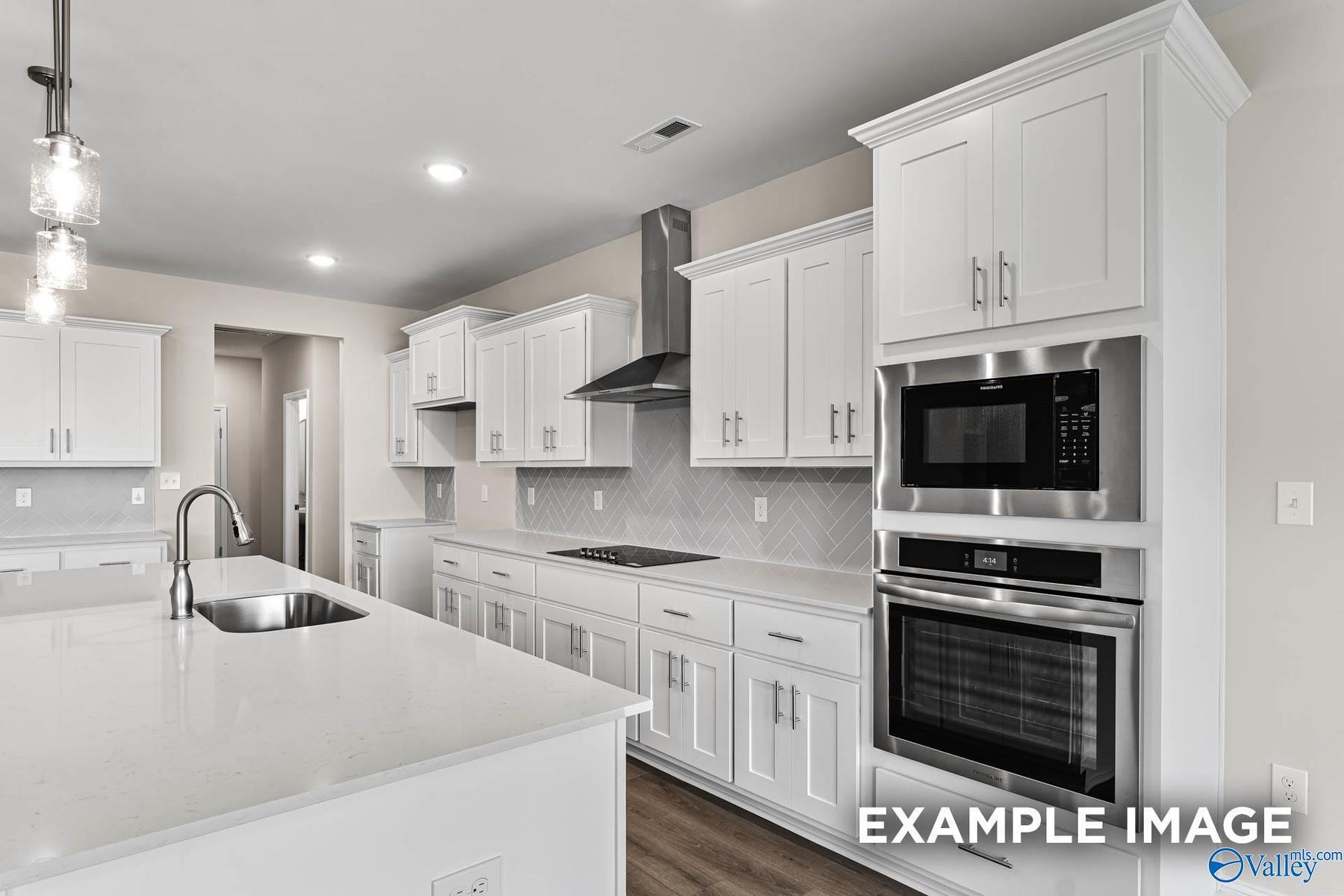 Image 2 of Davidson Homes' New Home at 109 Creek Park Drive