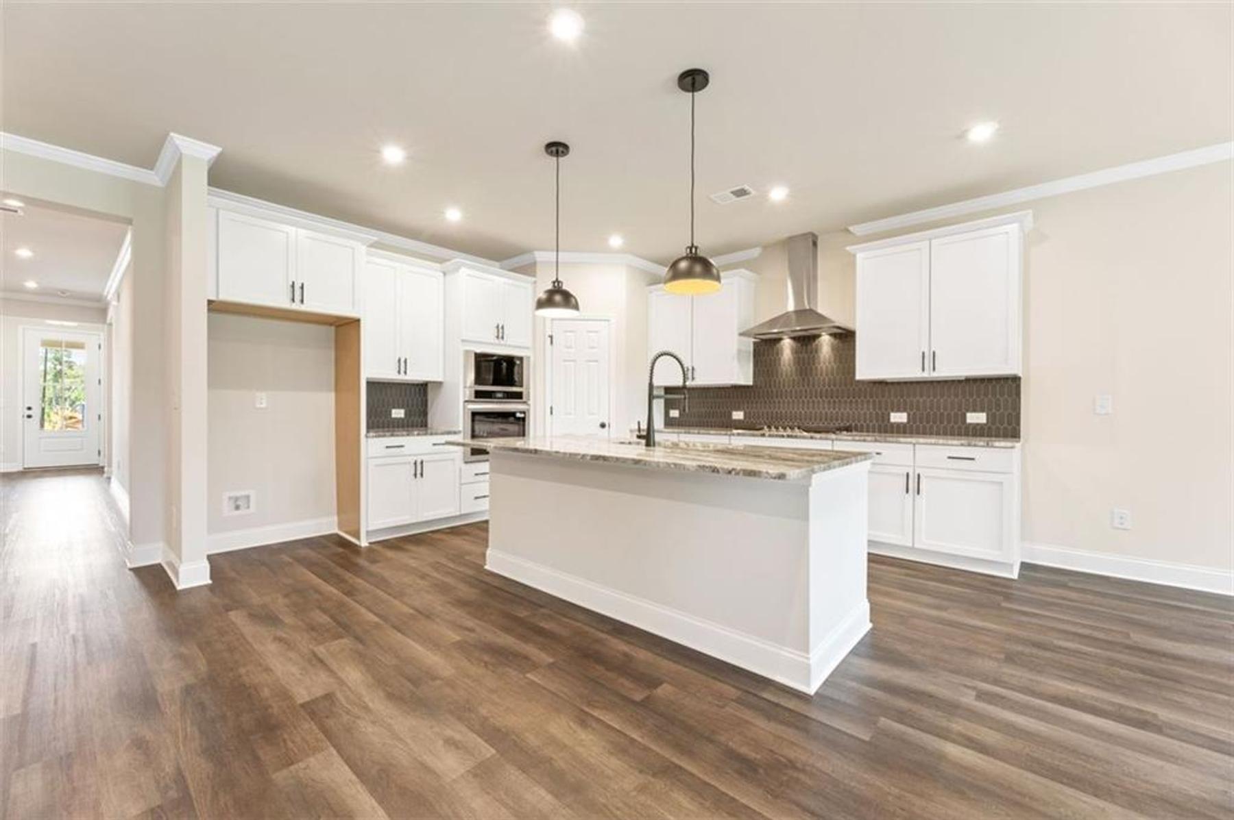 Image 17 of Davidson Homes' New Home at 537 Grand Wehunt Drive