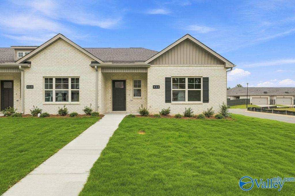 Camilla B floor plan by Davidson Homes in The Retreat at Cain Park, Hartselle, Alabama, featuring a 1-story brick exterior.