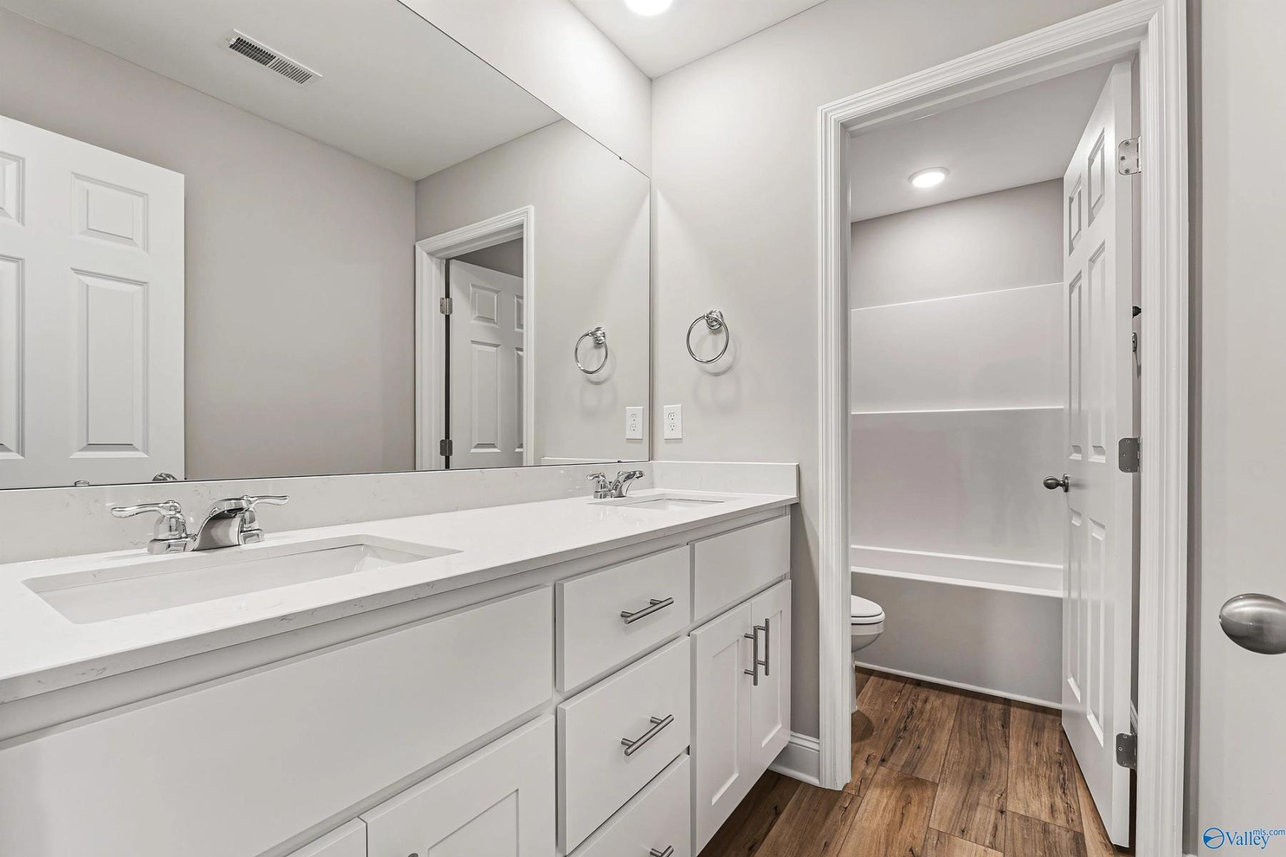 Image 15 of Davidson Homes' New Home at 217 Irish Hill Drive