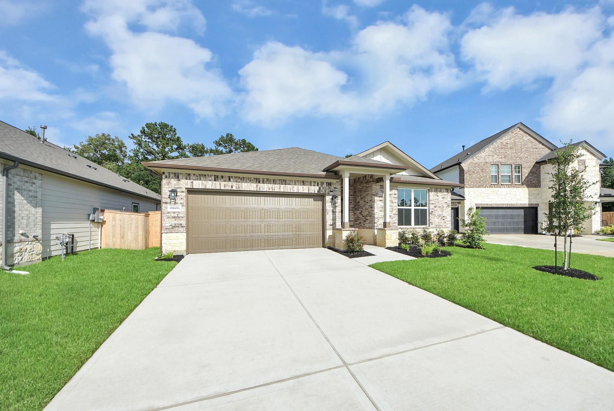 The Daphne F floor plan by Davidson Homes: 1-story, 4-bedroom house with 2-car garage in Sundance Cove, Crosby, Texas.