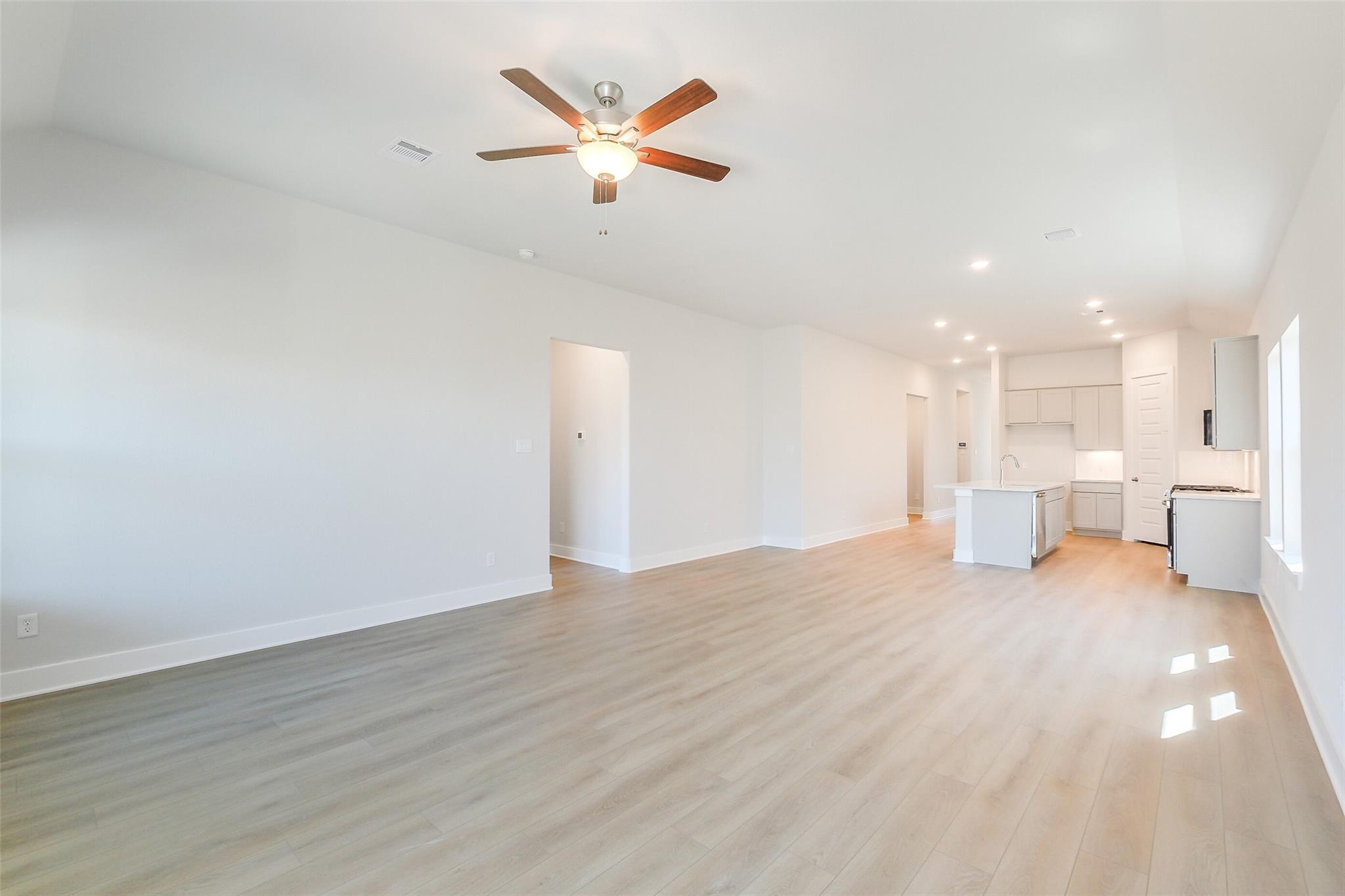 Image 16 of Davidson Homes' New Home at 2537 Allegretto Sea Drive