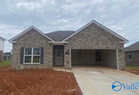 Exterior view of Davidson Homes' New Home at 136 Heritage Lakes Boulevard