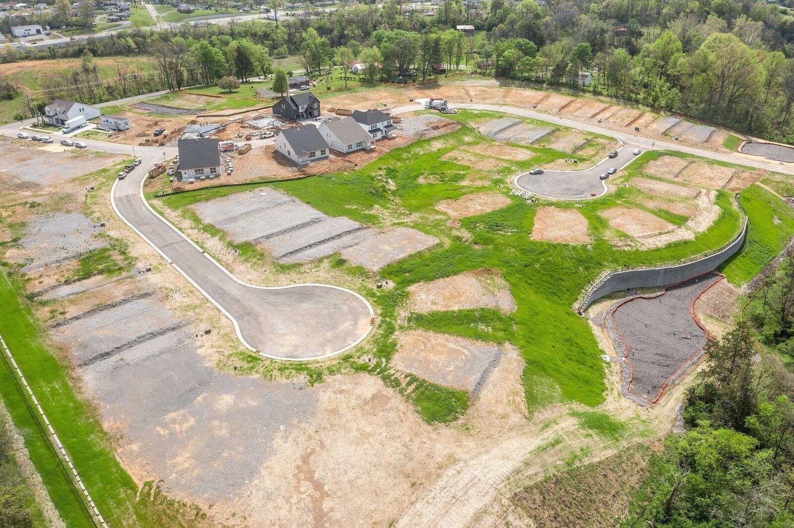 Aerial view of Woods Crossing neighborhood construction with new 3-bedroom homes by Davidson Homes in Gallatin, Tennessee