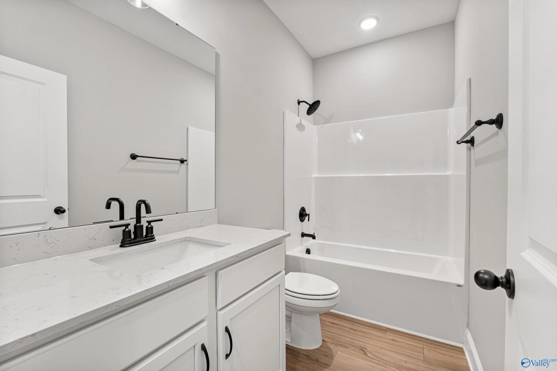 Image 9 of Davidson Homes' New Home at 169 River Pointe Drive