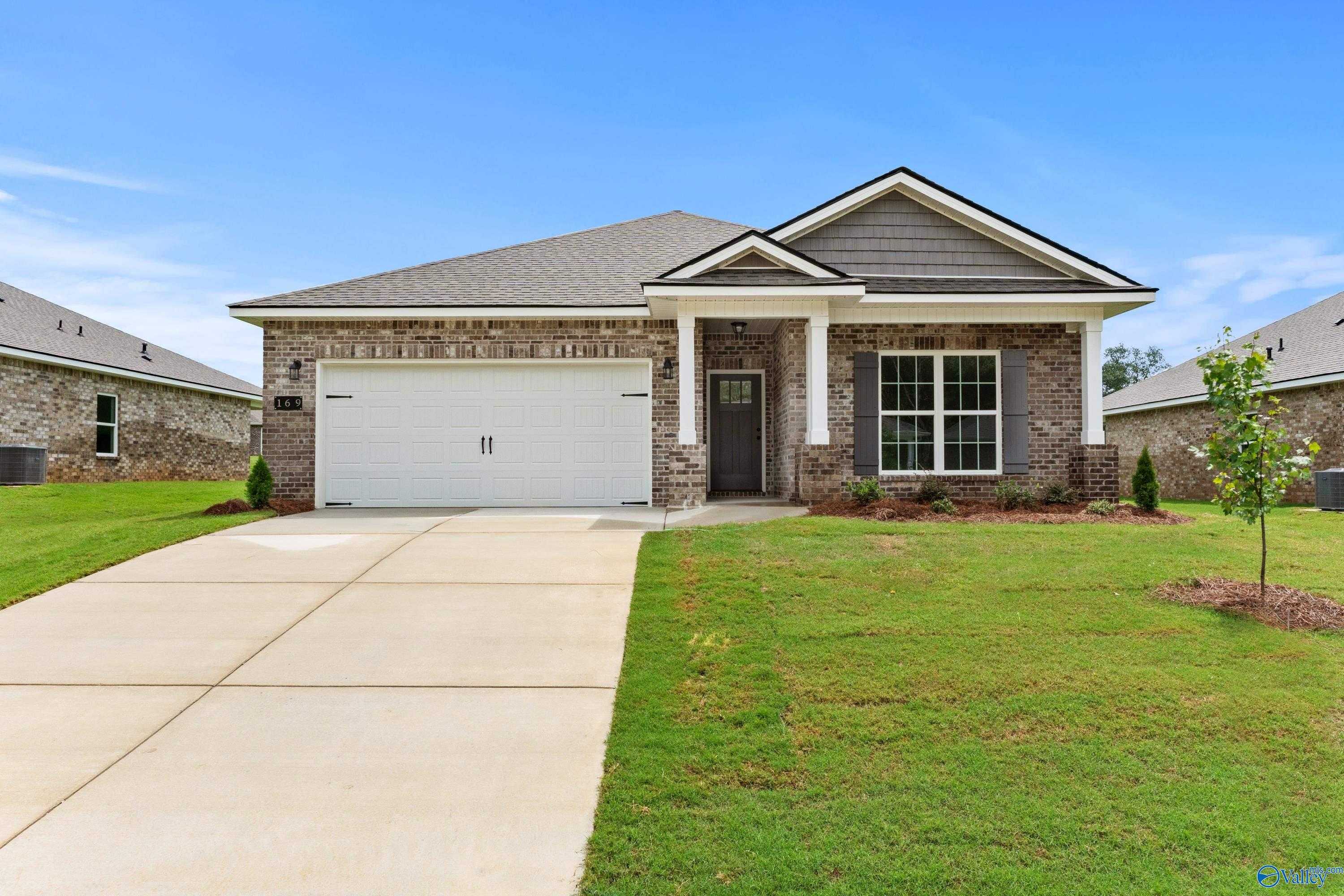 Image 4 of Davidson Homes' New Home at 169 River Pointe Drive