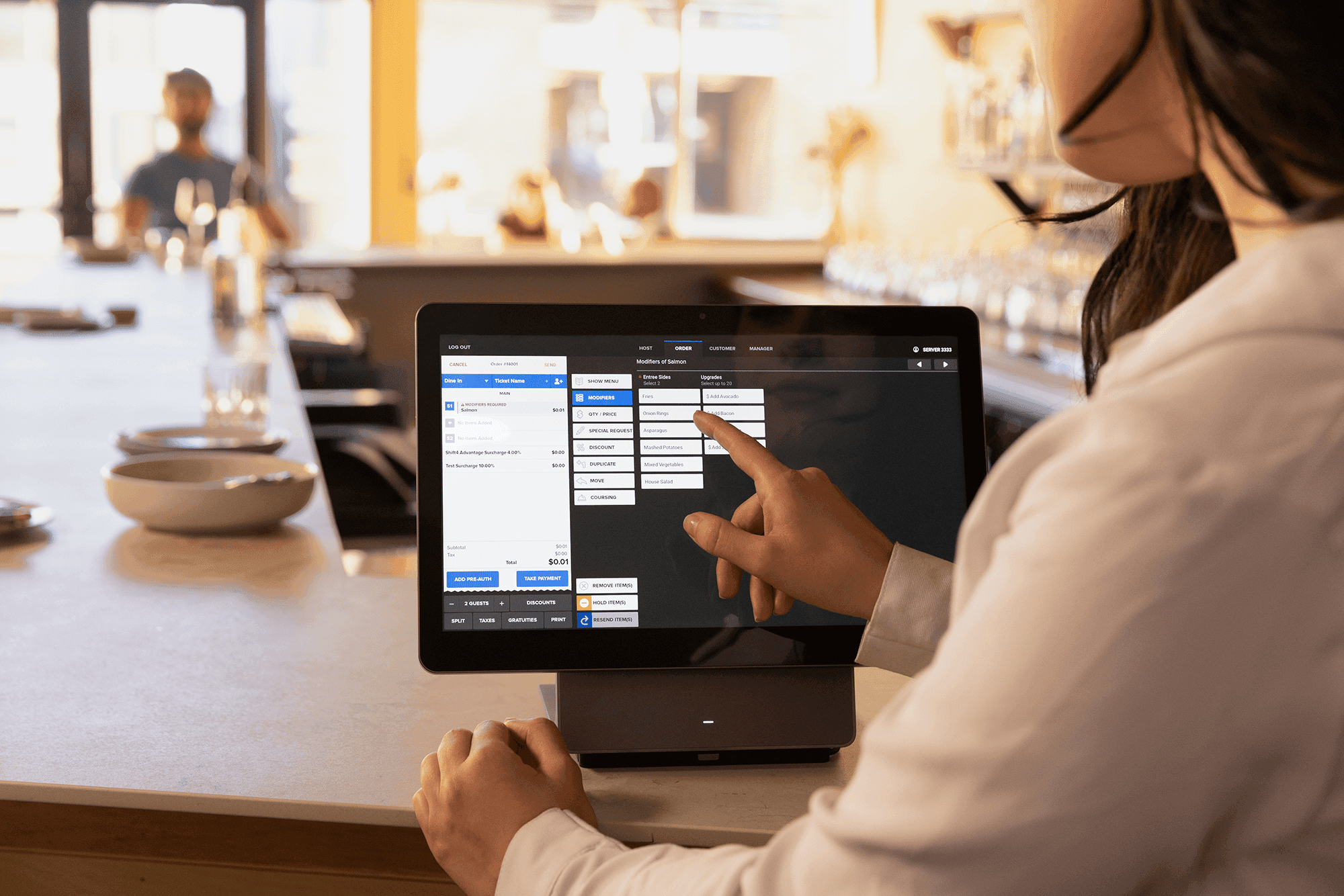 7 Features to Look for in a Restaurant POS System