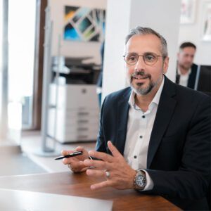 Immobilienmakler und Geschäftsinhaber Elio Ballerini