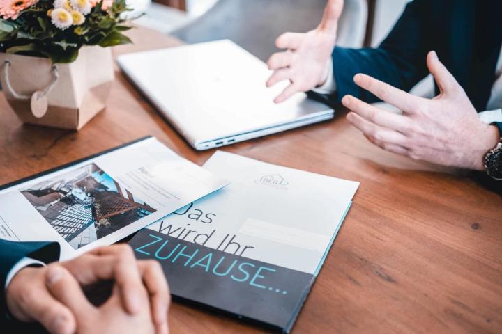 Beratungsgespräch bei BEG Immobilien
