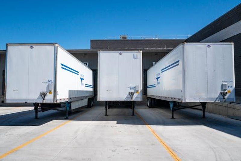 Controle de carga/descarga: protocolos de segurança para armazéns 24 horas