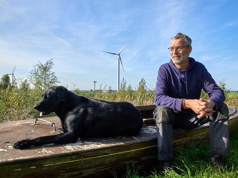 Boer Jeroen van Steen geeft zijn grond terug aan de aarde