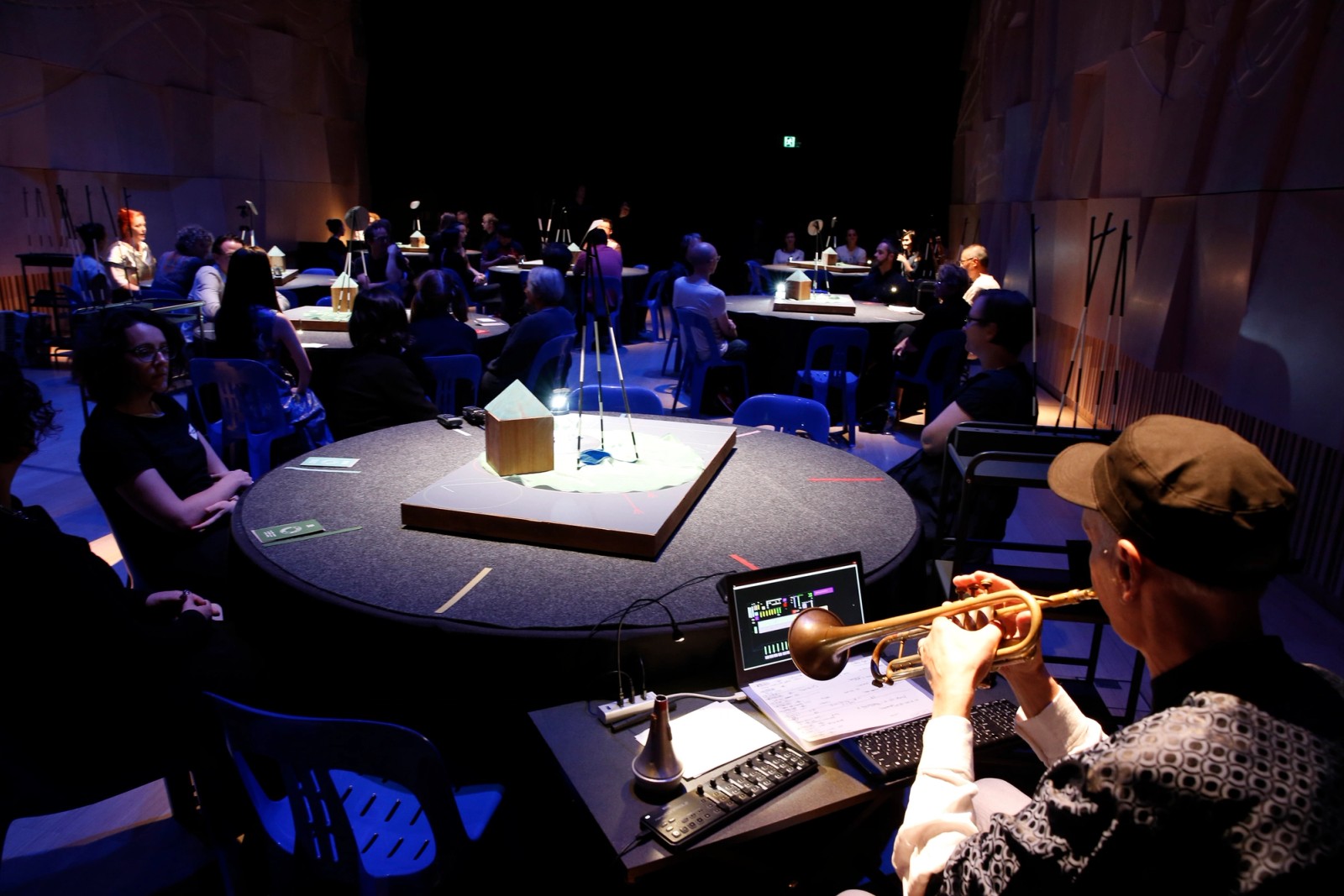 Between 8 and 9 (Gallery)