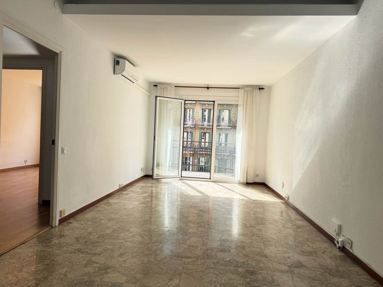 Piso de 4 dormitorios, 2 baños y 96m² en venta en Eixample, Barcelona - foto 22 de 30