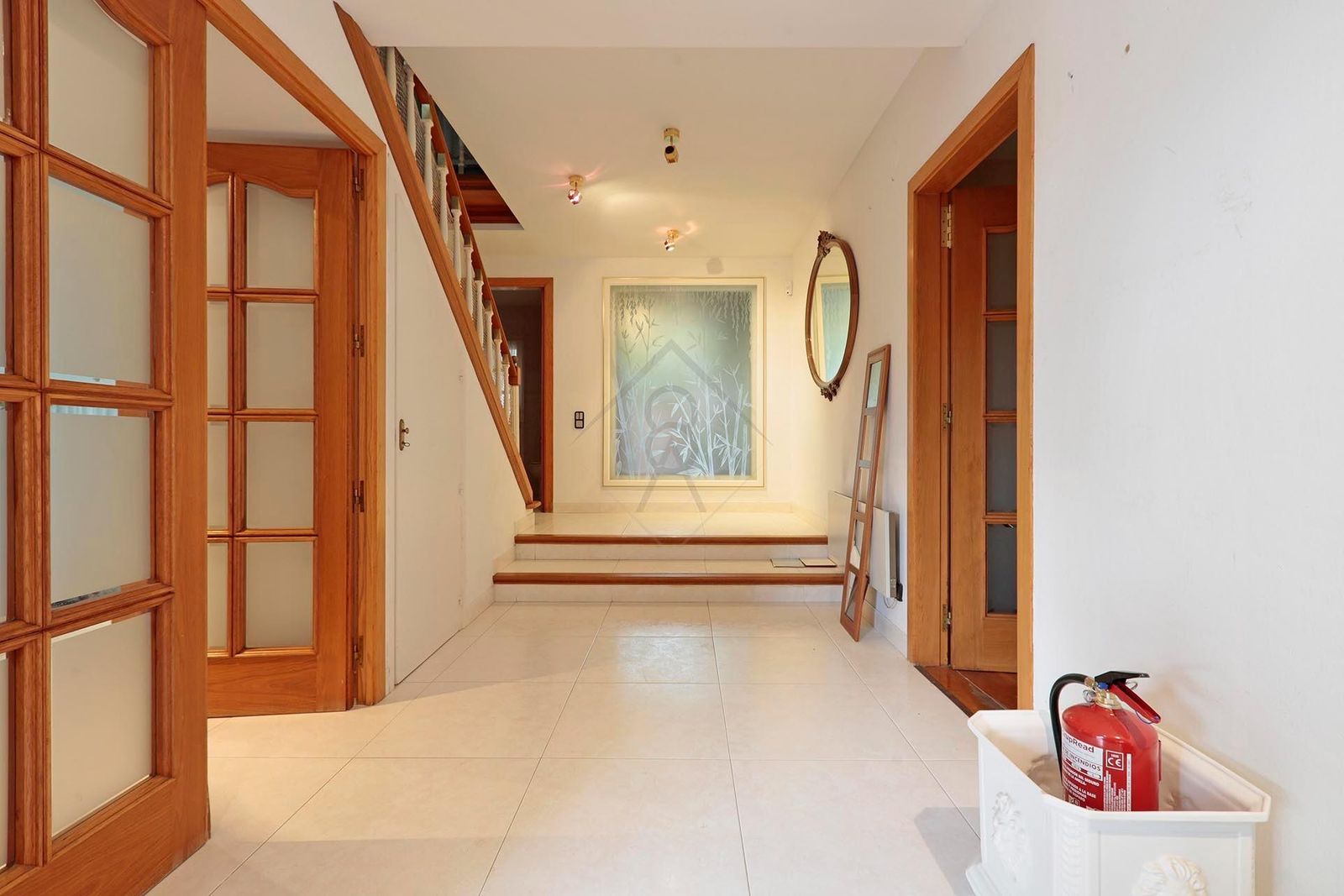 Casa de 6 dormitorios, 4 baños y 320m² en venta en Roda de Berà, Roda de Berà - foto 39 de 43