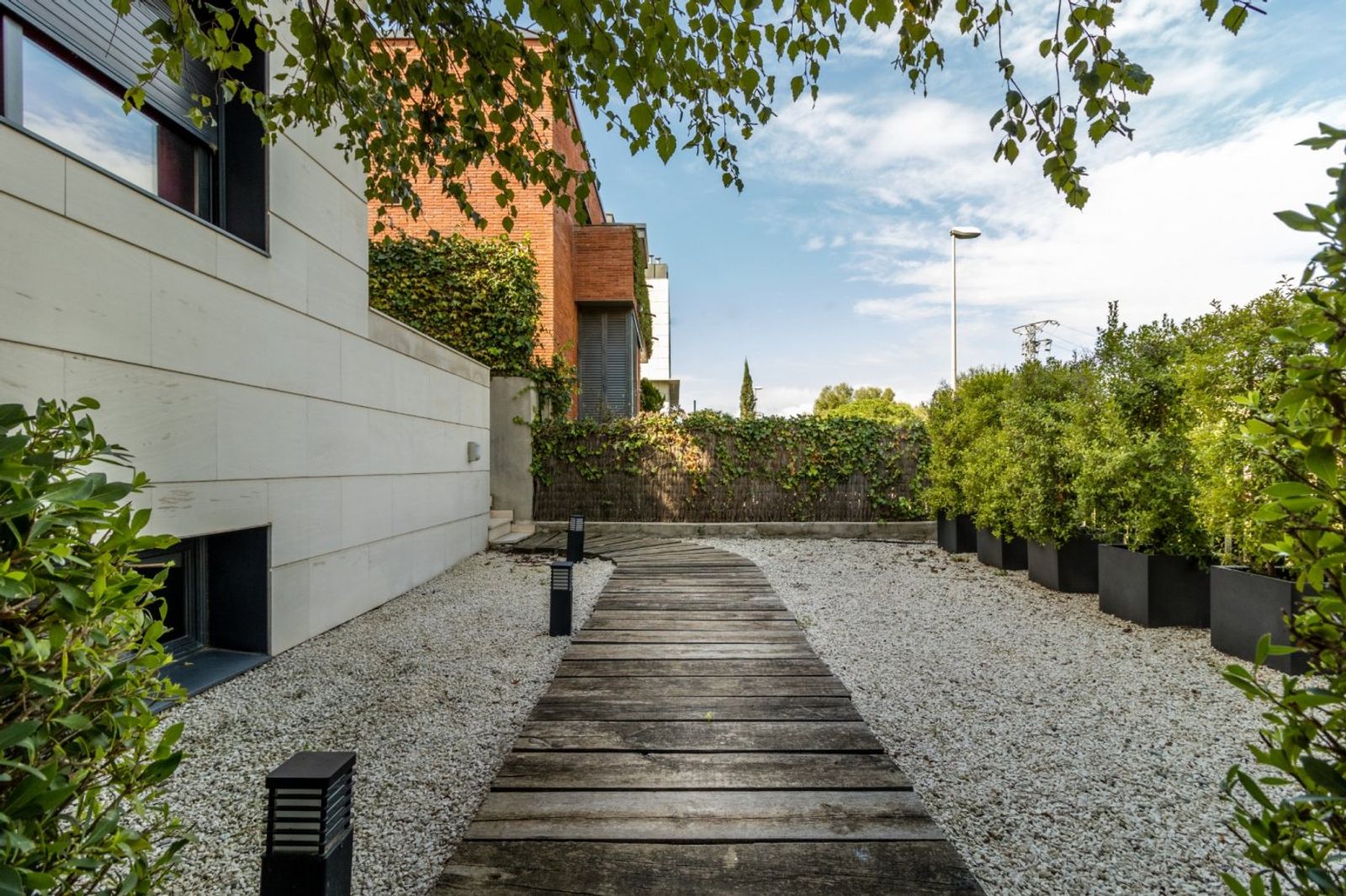 Casa de 6 dormitorios, 4 baños y 346m² en venta en Sant Just Desvern, Sant Just Desvern - foto 7 de 23